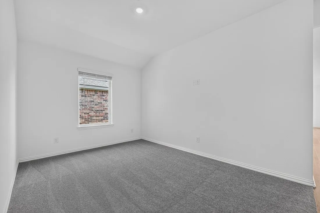 2621 Glacier Road ~ Ready Now