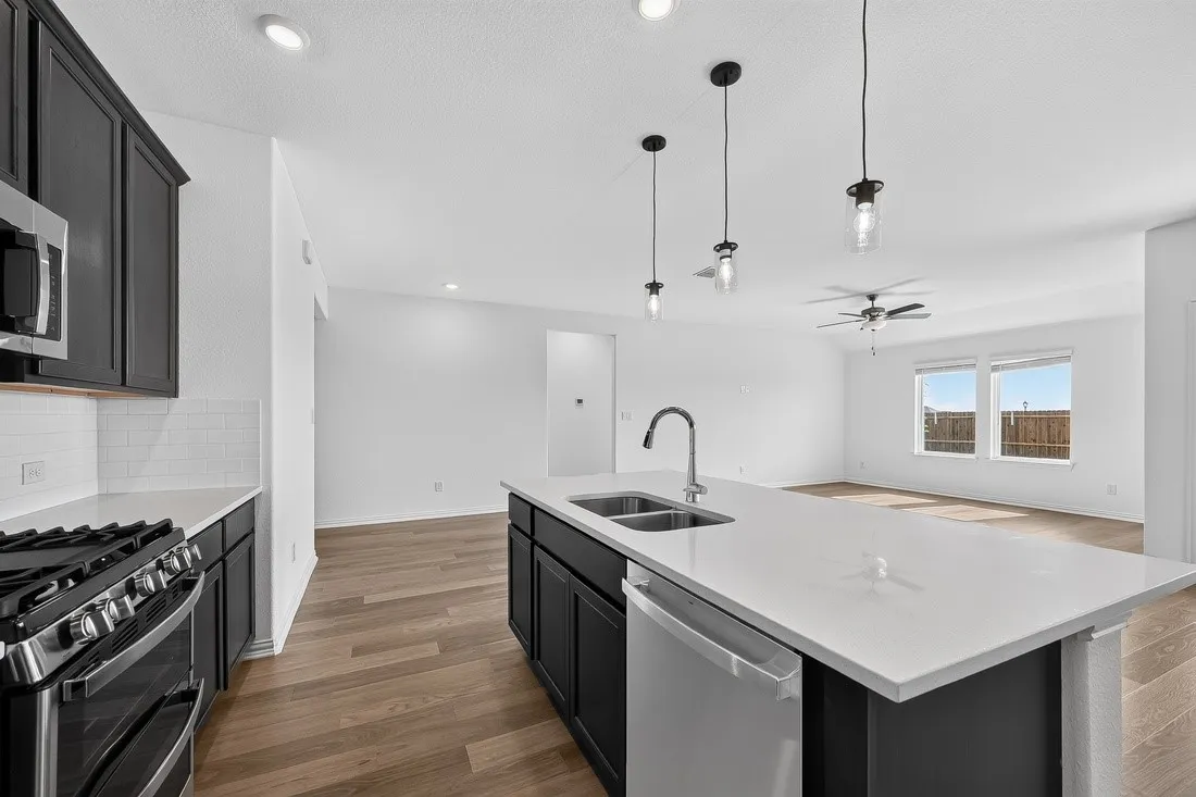 2621 Glacier Road ~ Ready Now
