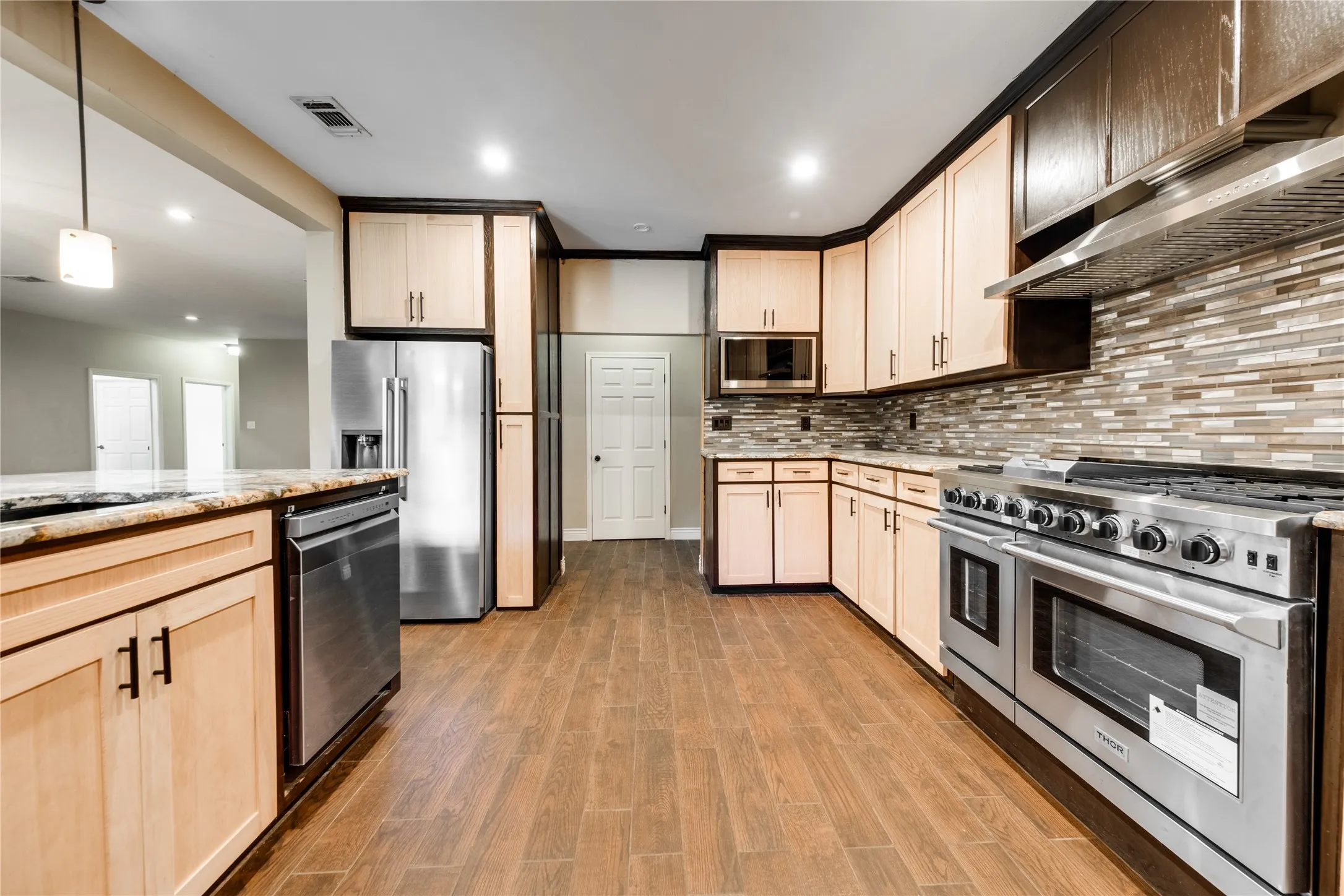 Single Family Residence For Sale in Anderson County , 2455 An County Road 453, Palestine, Texas 75803, 5 Bedroom, 5 Bathroom, Garage spaces, 3,300 Sqft, built in 2016, mls#21265377, Real Estate Agent in Palestine, Homes For Sale in Anderson county, Homes For Sale in Palestine, Realtor in Palestine Texas, Real Estate Brokerage Independent Realty Texas, Luminita Cordes Realtor