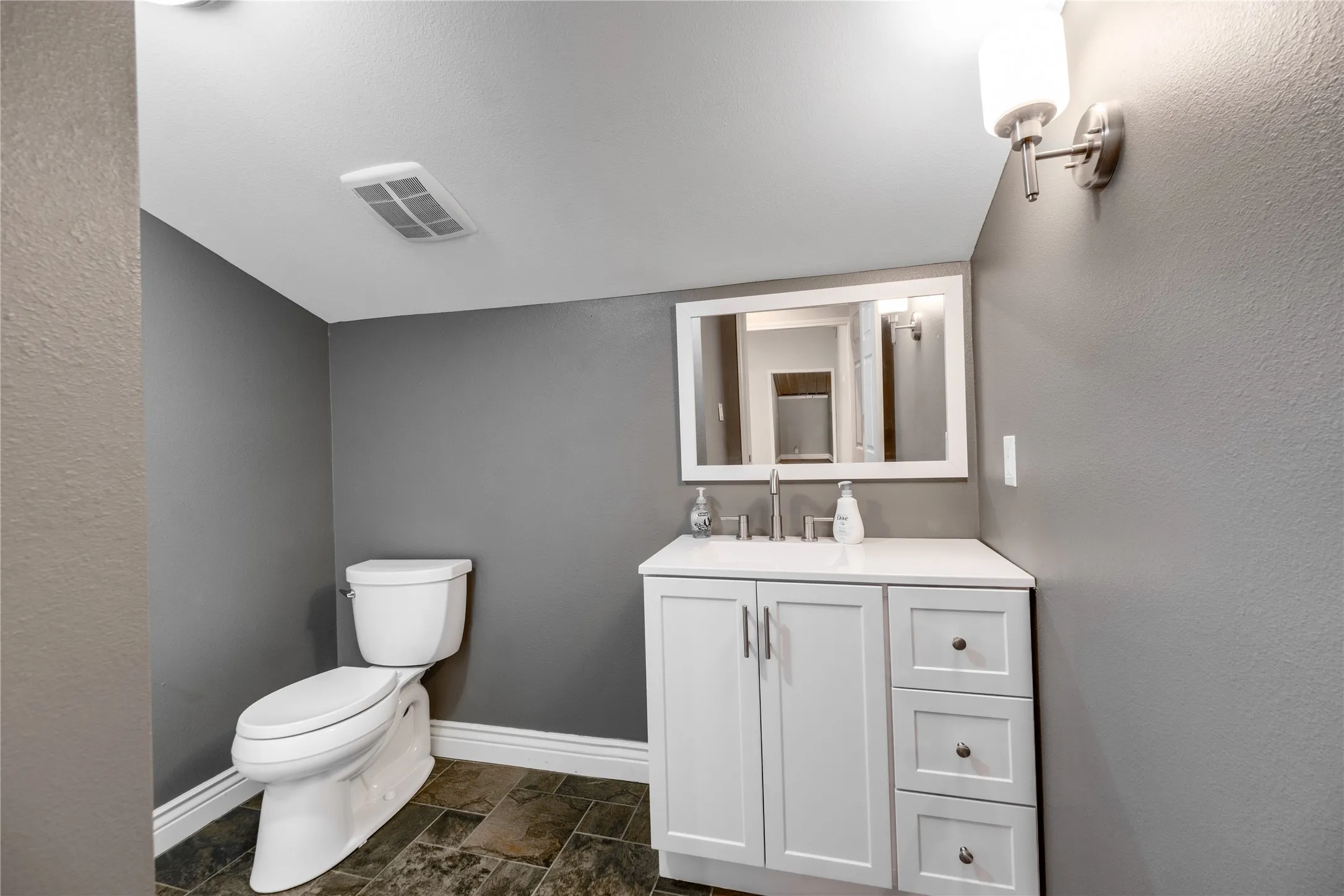 Single Family Residence For Sale in Anderson County , 2455 An County Road 453, Palestine, Texas 75803, 5 Bedroom, 5 Bathroom, Garage spaces, 3,300 Sqft, built in 2016, mls#21265377, Real Estate Agent in Palestine, Homes For Sale in Anderson county, Homes For Sale in Palestine, Realtor in Palestine Texas, Real Estate Brokerage Independent Realty Texas, Luminita Cordes Realtor