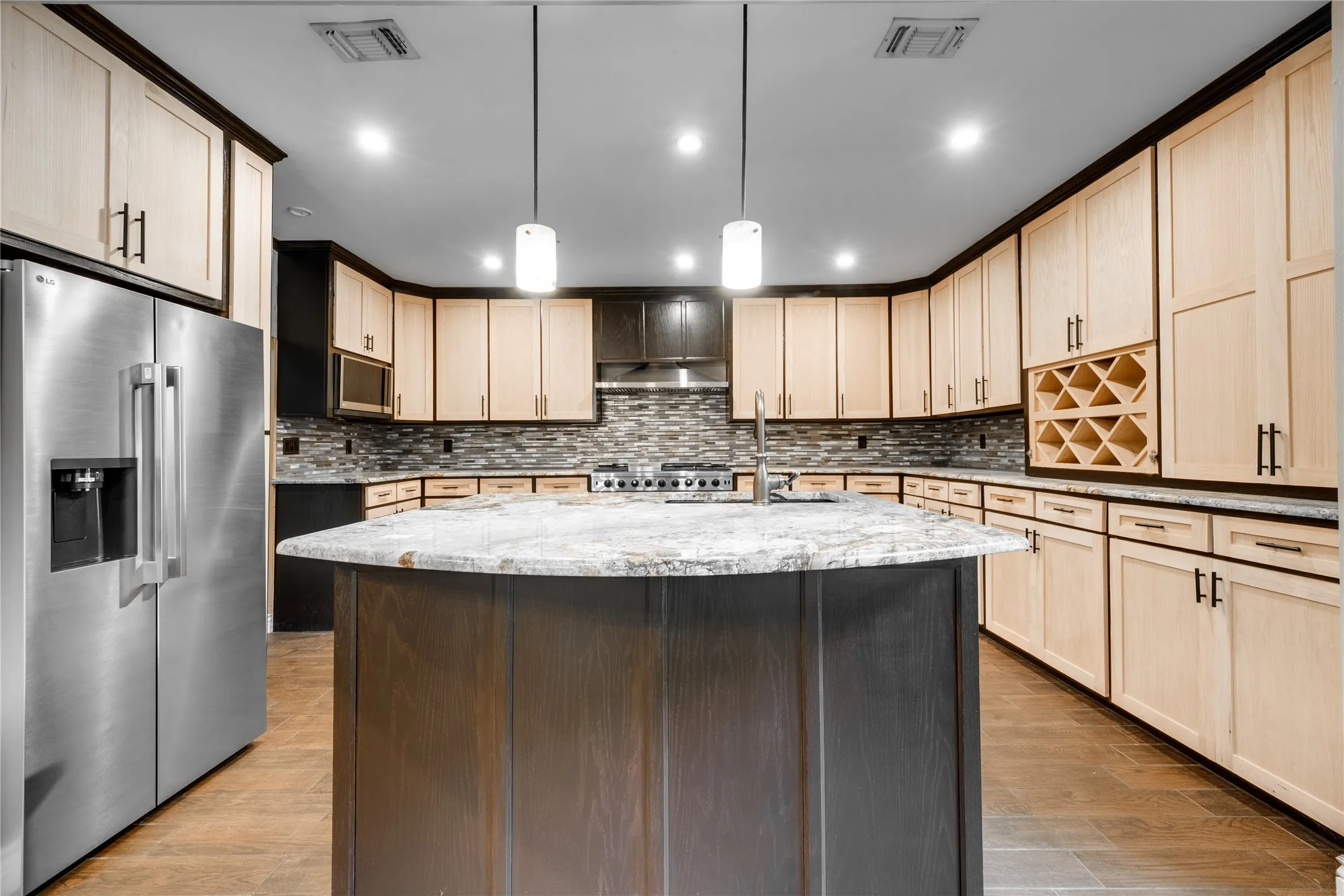 Single Family Residence For Sale in Anderson County , 2455 An County Road 453, Palestine, Texas 75803, 5 Bedroom, 5 Bathroom, Garage spaces, 3,300 Sqft, built in 2016, mls#21265377, Real Estate Agent in Palestine, Homes For Sale in Anderson county, Homes For Sale in Palestine, Realtor in Palestine Texas, Real Estate Brokerage Independent Realty Texas, Luminita Cordes Realtor