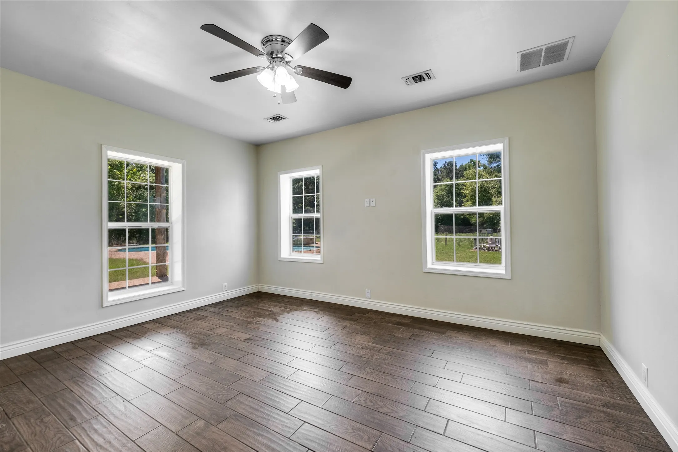 Single Family Residence For Sale in Anderson County , 2455 An County Road 453, Palestine, Texas 75803, 5 Bedroom, 5 Bathroom, Garage spaces, 3,300 Sqft, built in 2016, mls#21265377, Real Estate Agent in Palestine, Homes For Sale in Anderson county, Homes For Sale in Palestine, Realtor in Palestine Texas, Real Estate Brokerage Independent Realty Texas, Luminita Cordes Realtor