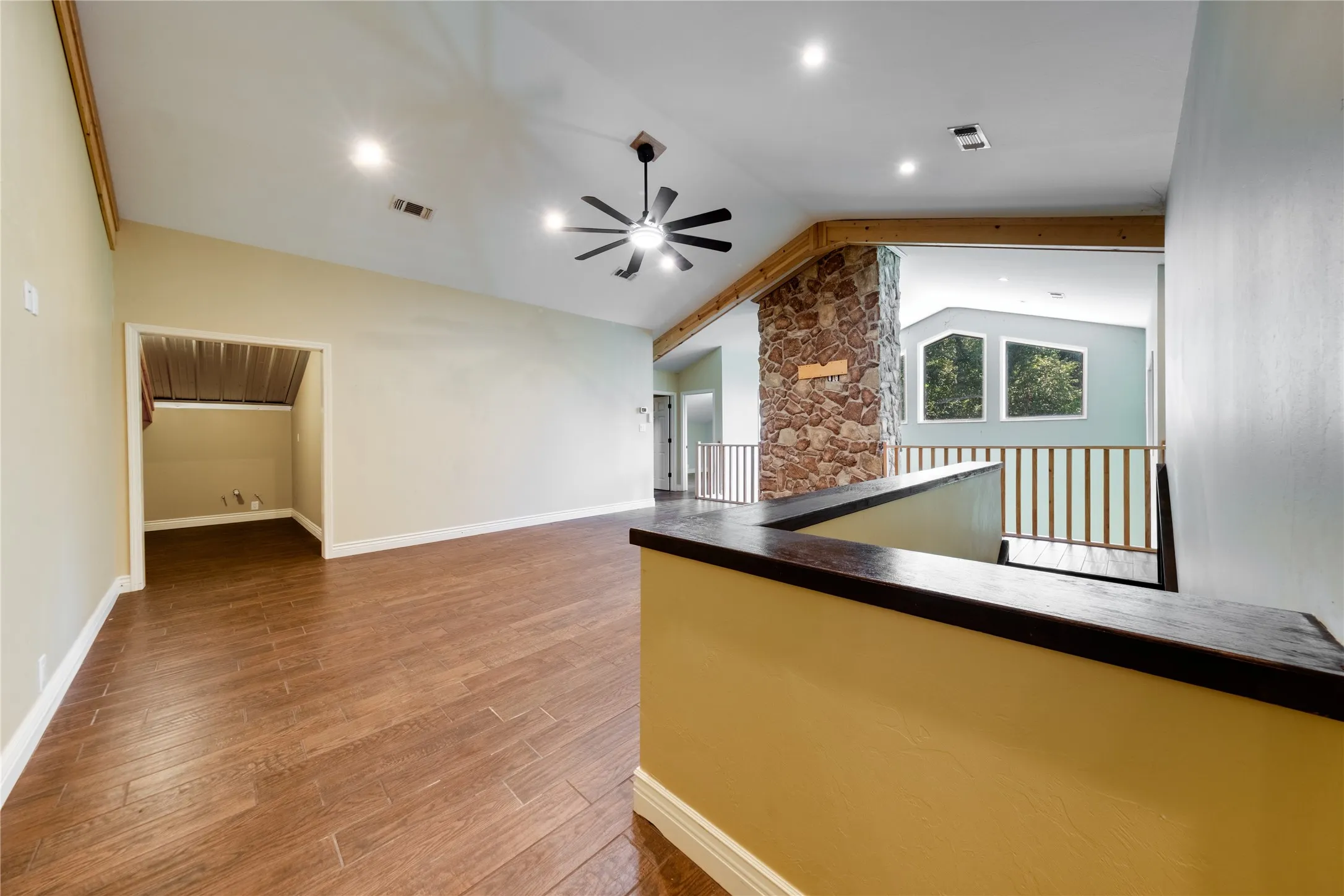 Single Family Residence For Sale in Anderson County , 2455 An County Road 453, Palestine, Texas 75803, 5 Bedroom, 5 Bathroom, Garage spaces, 3,300 Sqft, built in 2016, mls#21265377, Real Estate Agent in Palestine, Homes For Sale in Anderson county, Homes For Sale in Palestine, Realtor in Palestine Texas, Real Estate Brokerage Independent Realty Texas, Luminita Cordes Realtor