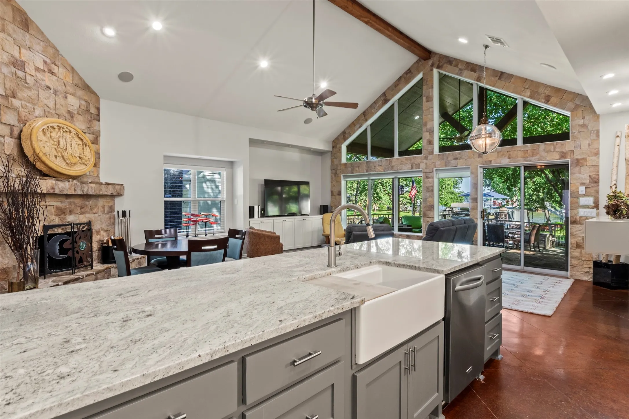 Single Family Residence For Sale in Henderson County , 124 Robin Hood Way, Gun Barrel City, Texas 75156, 3 Bedrooms, 2 Bathrooms, 2 Garage spaces, 1,552 Sqft, built in 2004, Price $575,000, mls#21271463, Real Estate Agent in Gun Barrel City, Homes For Sale in Henderson county, Homes For Sale in Gun Barrel City, Realtor in Gun Barrel City Texas, Real Estate Brokerage Independent Realty Texas, Luminita Cordes Realtor