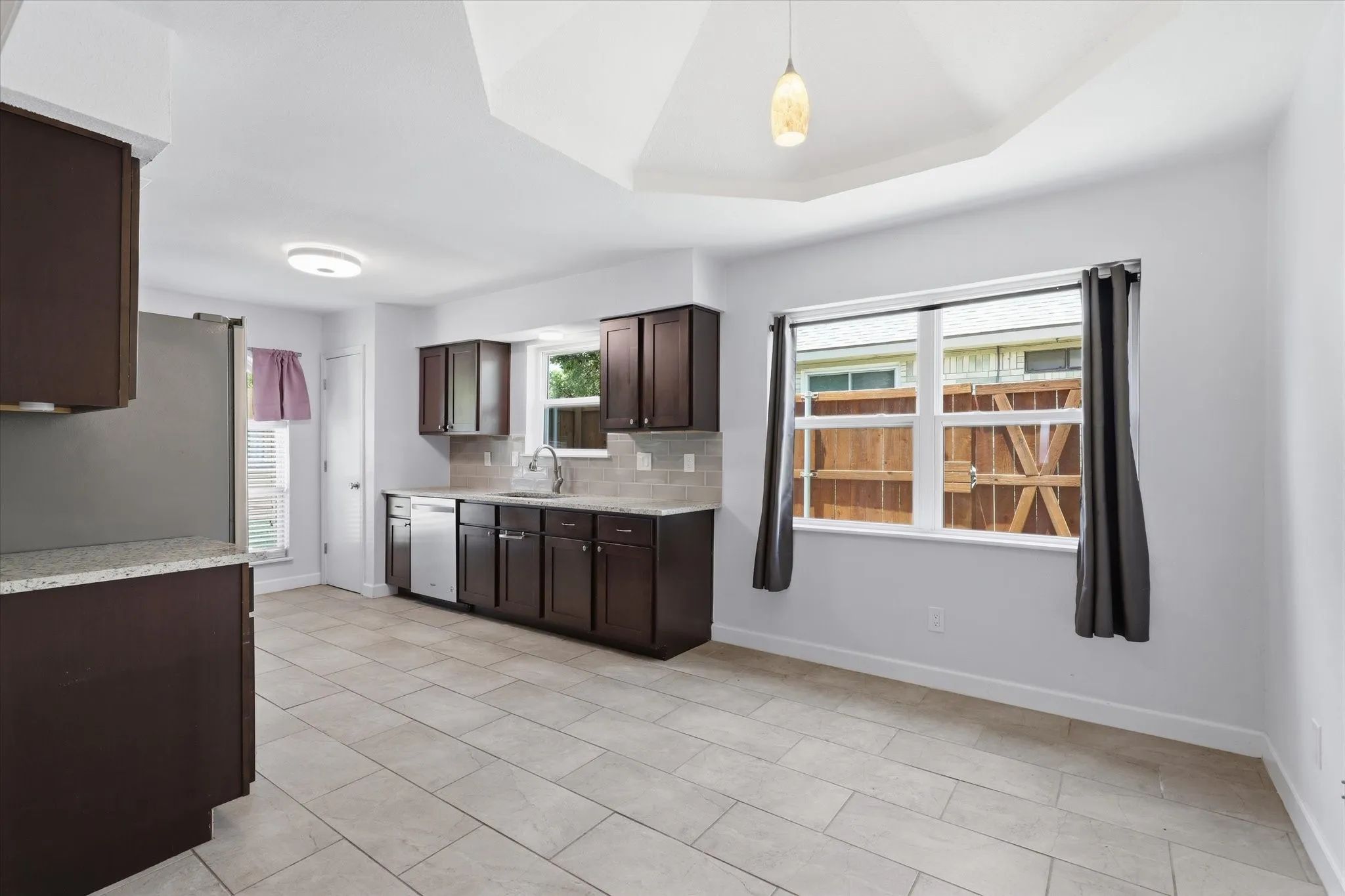 Single Family Residence For Sale in Collin County , 1617 Cherbourg Drive, Plano, Texas 75075, 3 Bedroom, 2 Bathroom, 2 Garage spaces, 2,055 Sqft, built in 1979, mls#21277944, Real Estate Agent in Plano, Homes For Sale in Collin county, Homes For Sale in Plano, Realtor in Plano Texas, Real Estate Brokerage Independent Realty Texas, Luminita Cordes Realtor