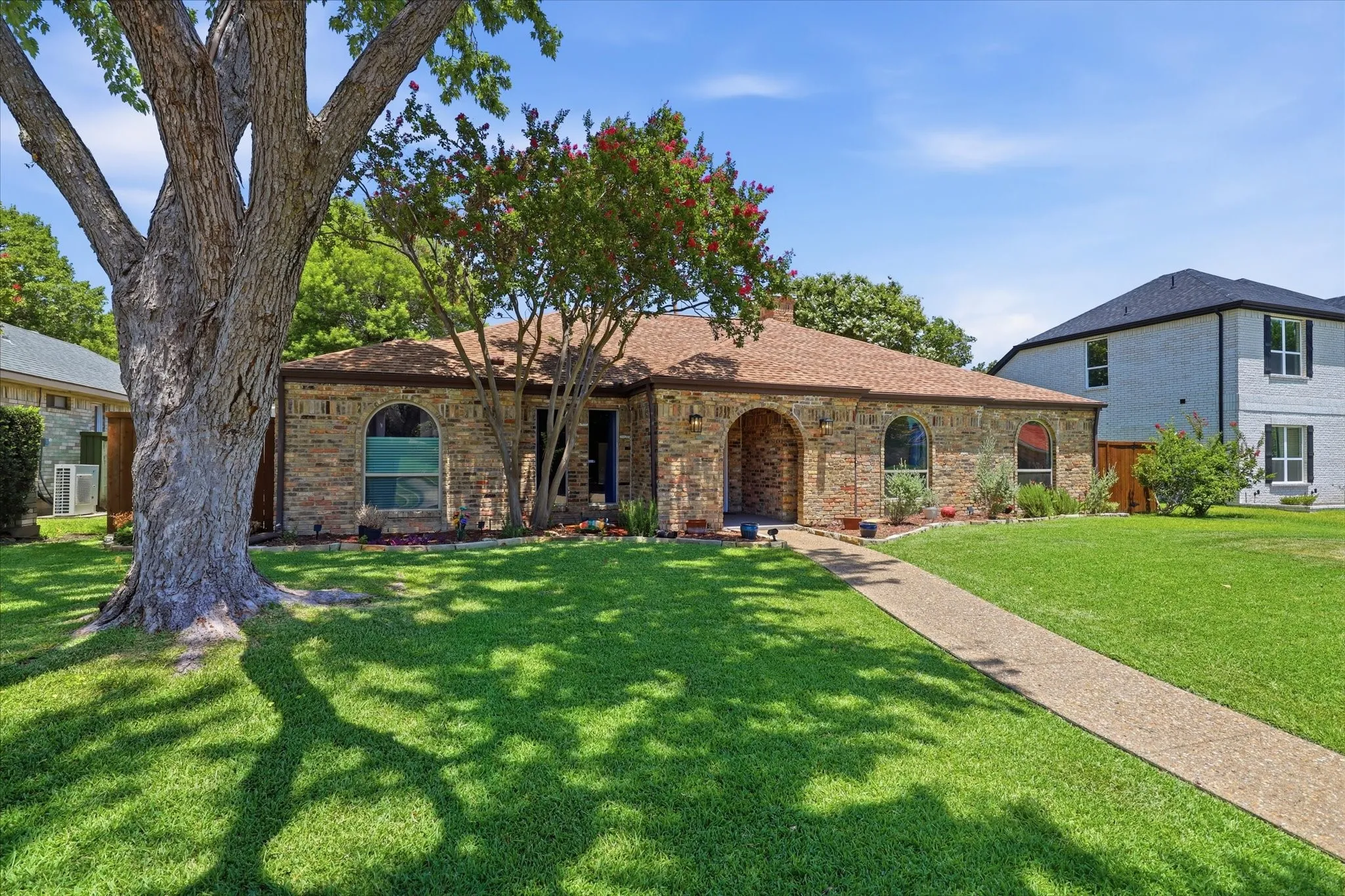 Single Family Residence For Sale in Collin County , 1617 Cherbourg Drive, Plano, Texas 75075, 3 Bedroom, 2 Bathroom, 2 Garage spaces, 2,055 Sqft, built in 1979, mls#21277944, Real Estate Agent in Plano, Homes For Sale in Collin county, Homes For Sale in Plano, Realtor in Plano Texas, Real Estate Brokerage Independent Realty Texas, Luminita Cordes Realtor