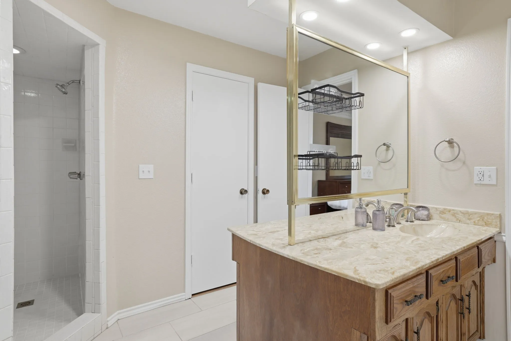 Single Family Residence For Sale in Collin County , 1617 Cherbourg Drive, Plano, Texas 75075, 3 Bedroom, 2 Bathroom, 2 Garage spaces, 2,055 Sqft, built in 1979, mls#21277944, Real Estate Agent in Plano, Homes For Sale in Collin county, Homes For Sale in Plano, Realtor in Plano Texas, Real Estate Brokerage Independent Realty Texas, Luminita Cordes Realtor