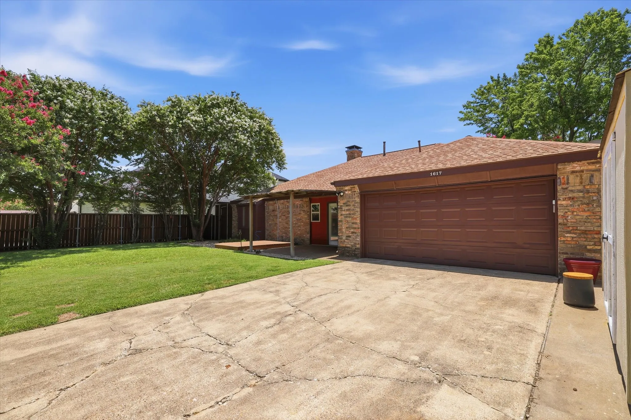 Single Family Residence For Sale in Collin County , 1617 Cherbourg Drive, Plano, Texas 75075, 3 Bedroom, 2 Bathroom, 2 Garage spaces, 2,055 Sqft, built in 1979, mls#21277944, Real Estate Agent in Plano, Homes For Sale in Collin county, Homes For Sale in Plano, Realtor in Plano Texas, Real Estate Brokerage Independent Realty Texas, Luminita Cordes Realtor