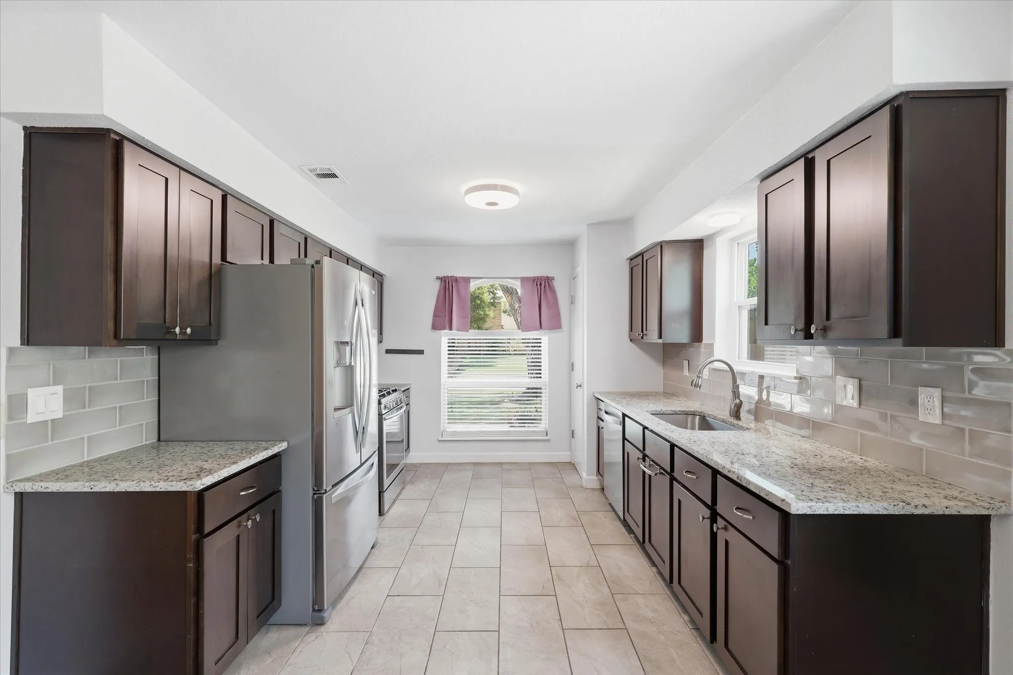Single Family Residence For Sale in Collin County , 1617 Cherbourg Drive, Plano, Texas 75075, 3 Bedroom, 2 Bathroom, 2 Garage spaces, 2,055 Sqft, built in 1979, mls#21277944, Real Estate Agent in Plano, Homes For Sale in Collin county, Homes For Sale in Plano, Realtor in Plano Texas, Real Estate Brokerage Independent Realty Texas, Luminita Cordes Realtor
