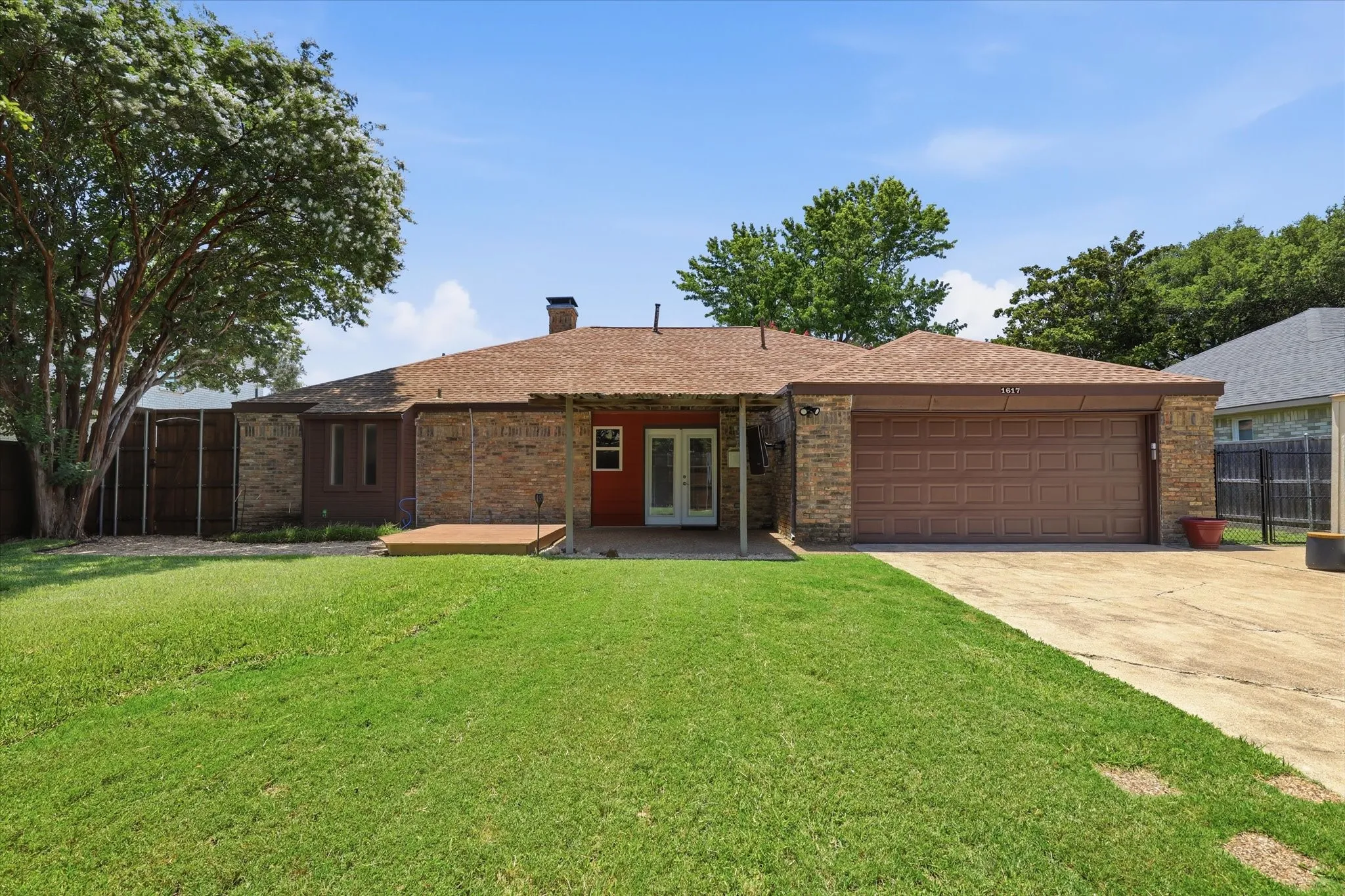 Single Family Residence For Sale in Collin County , 1617 Cherbourg Drive, Plano, Texas 75075, 3 Bedroom, 2 Bathroom, 2 Garage spaces, 2,055 Sqft, built in 1979, mls#21277944, Real Estate Agent in Plano, Homes For Sale in Collin county, Homes For Sale in Plano, Realtor in Plano Texas, Real Estate Brokerage Independent Realty Texas, Luminita Cordes Realtor