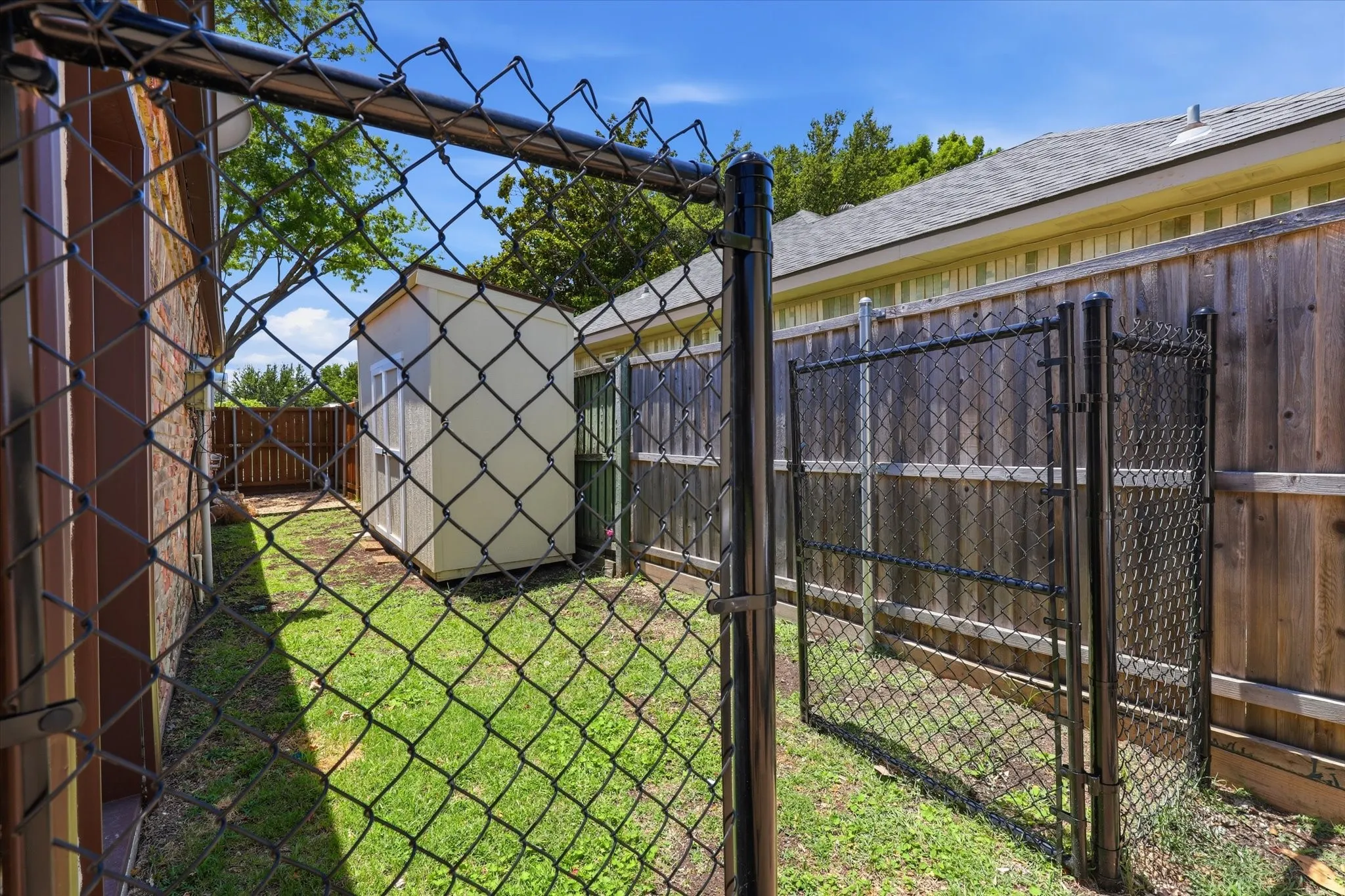 Single Family Residence For Sale in Collin County , 1617 Cherbourg Drive, Plano, Texas 75075, 3 Bedroom, 2 Bathroom, 2 Garage spaces, 2,055 Sqft, built in 1979, mls#21277944, Real Estate Agent in Plano, Homes For Sale in Collin county, Homes For Sale in Plano, Realtor in Plano Texas, Real Estate Brokerage Independent Realty Texas, Luminita Cordes Realtor