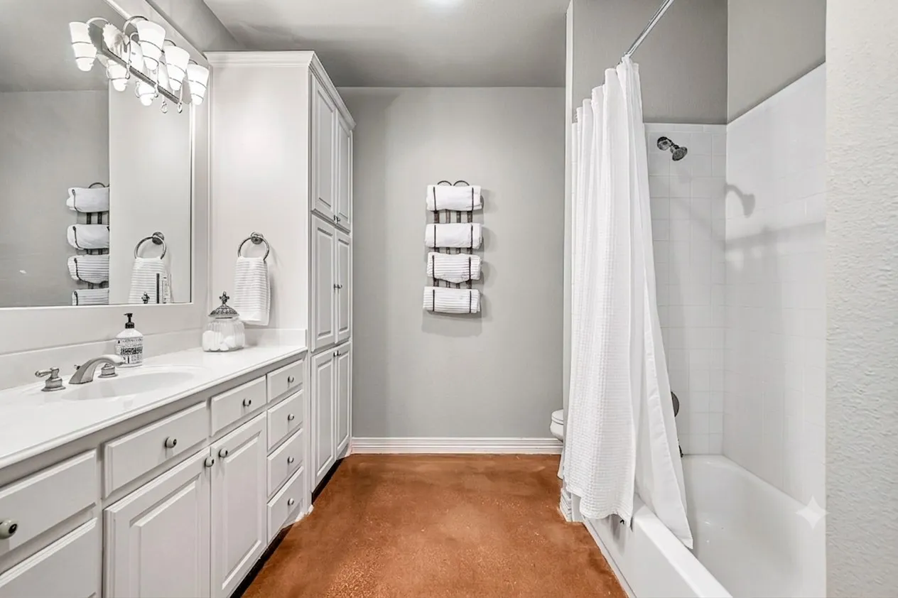 Single Family Residence For Sale in Collin County , 10040 Little Horn Circle, Frisco, Texas 75035, 5 Bedroom, 6 Bathroom, 3 Garage spaces, 5,867 Sqft, built in 2001, mls#21278181, Real Estate Agent in Frisco, Homes For Sale in Collin county, Homes For Sale in Frisco, Realtor in Frisco Texas, Real Estate Brokerage Independent Realty Texas, Luminita Cordes Realtor