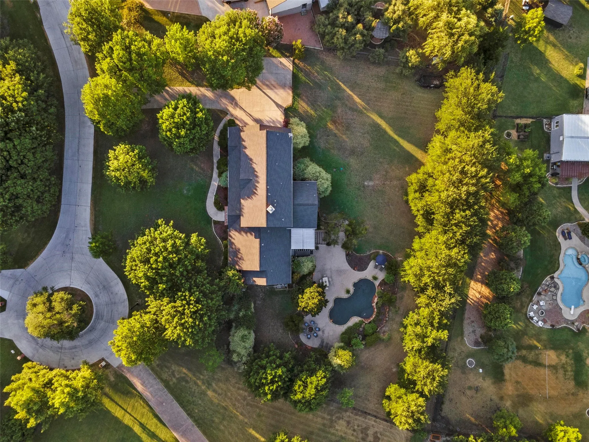 Single Family Residence For Sale in Collin County , 10040 Little Horn Circle, Frisco, Texas 75035, 5 Bedroom, 6 Bathroom, 3 Garage spaces, 5,867 Sqft, built in 2001, mls#21278181, Real Estate Agent in Frisco, Homes For Sale in Collin county, Homes For Sale in Frisco, Realtor in Frisco Texas, Real Estate Brokerage Independent Realty Texas, Luminita Cordes Realtor