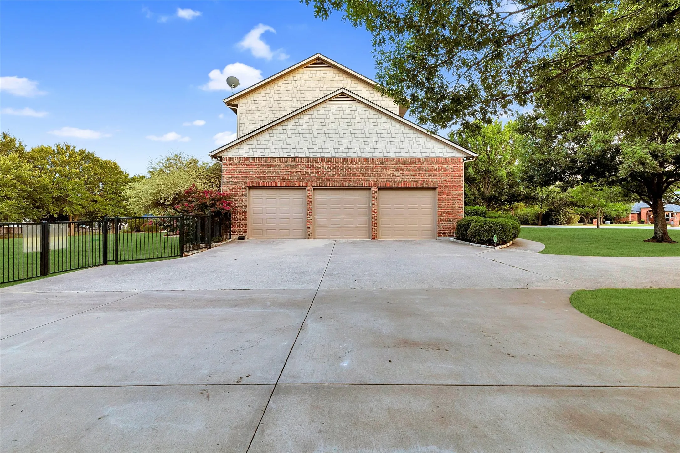  Oversized 3 car garage!
