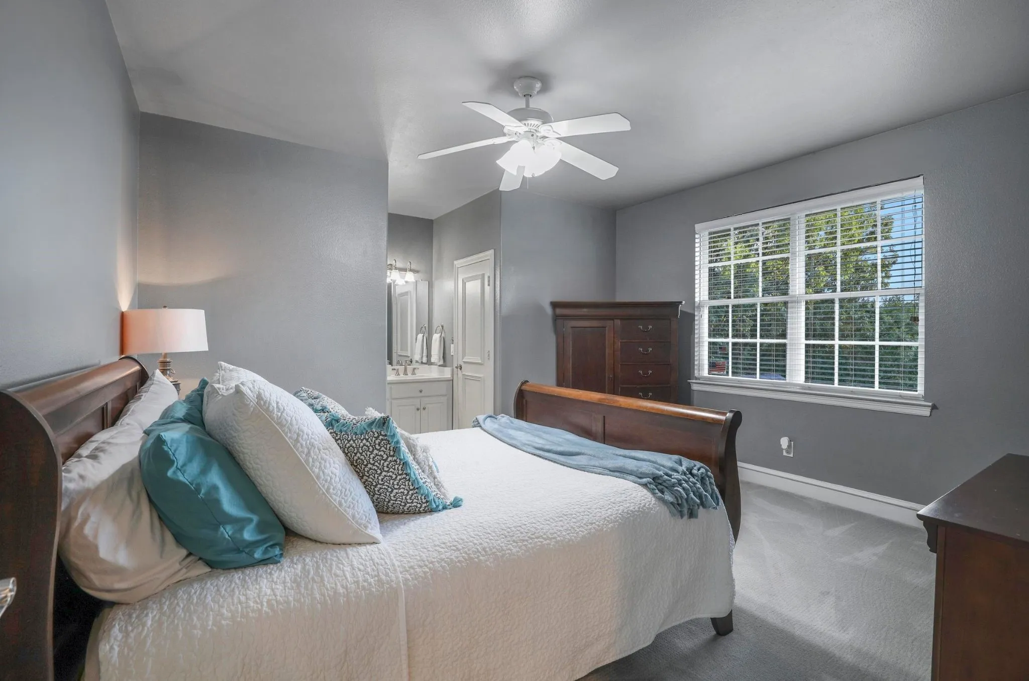 Single Family Residence For Sale in Collin County , 10040 Little Horn Circle, Frisco, Texas 75035, 5 Bedroom, 6 Bathroom, 3 Garage spaces, 5,867 Sqft, built in 2001, mls#21278181, Real Estate Agent in Frisco, Homes For Sale in Collin county, Homes For Sale in Frisco, Realtor in Frisco Texas, Real Estate Brokerage Independent Realty Texas, Luminita Cordes Realtor