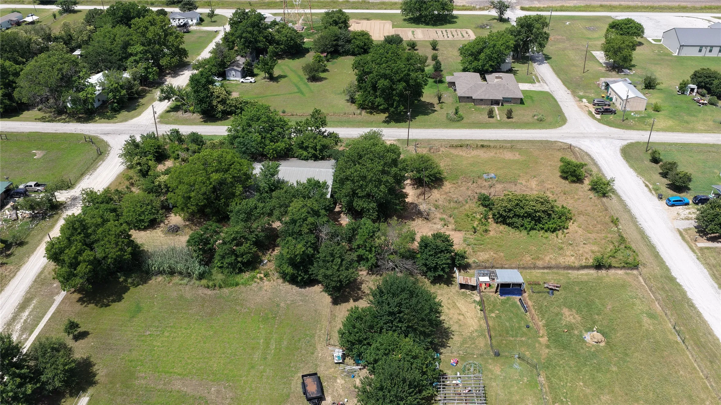 Mobile Home For Sale in Montague County , 306 Denver Road, Sunset, Texas 76270, 3 Bedroom, 2 Bathroom, Garage spaces, 2,632 Sqft, built in 1961, Price $99,900, mls#21278845, Real Estate Agent in Sunset, Homes For Sale in Montague county, Homes For Sale in Sunset, Realtor in Sunset Texas, Real Estate Brokerage Independent Realty Texas, Luminita Cordes Realtor