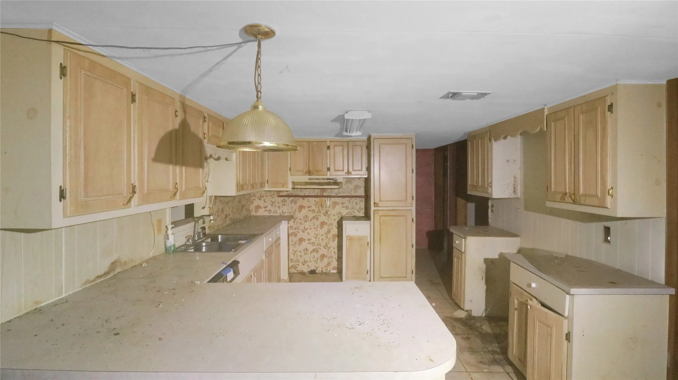 Mobile Home For Sale in Montague County , 306 Denver Road, Sunset, Texas 76270, 3 Bedroom, 2 Bathroom, Garage spaces, 2,632 Sqft, built in 1961, Price $99,900, mls#21278845, Real Estate Agent in Sunset, Homes For Sale in Montague county, Homes For Sale in Sunset, Realtor in Sunset Texas, Real Estate Brokerage Independent Realty Texas, Luminita Cordes Realtor