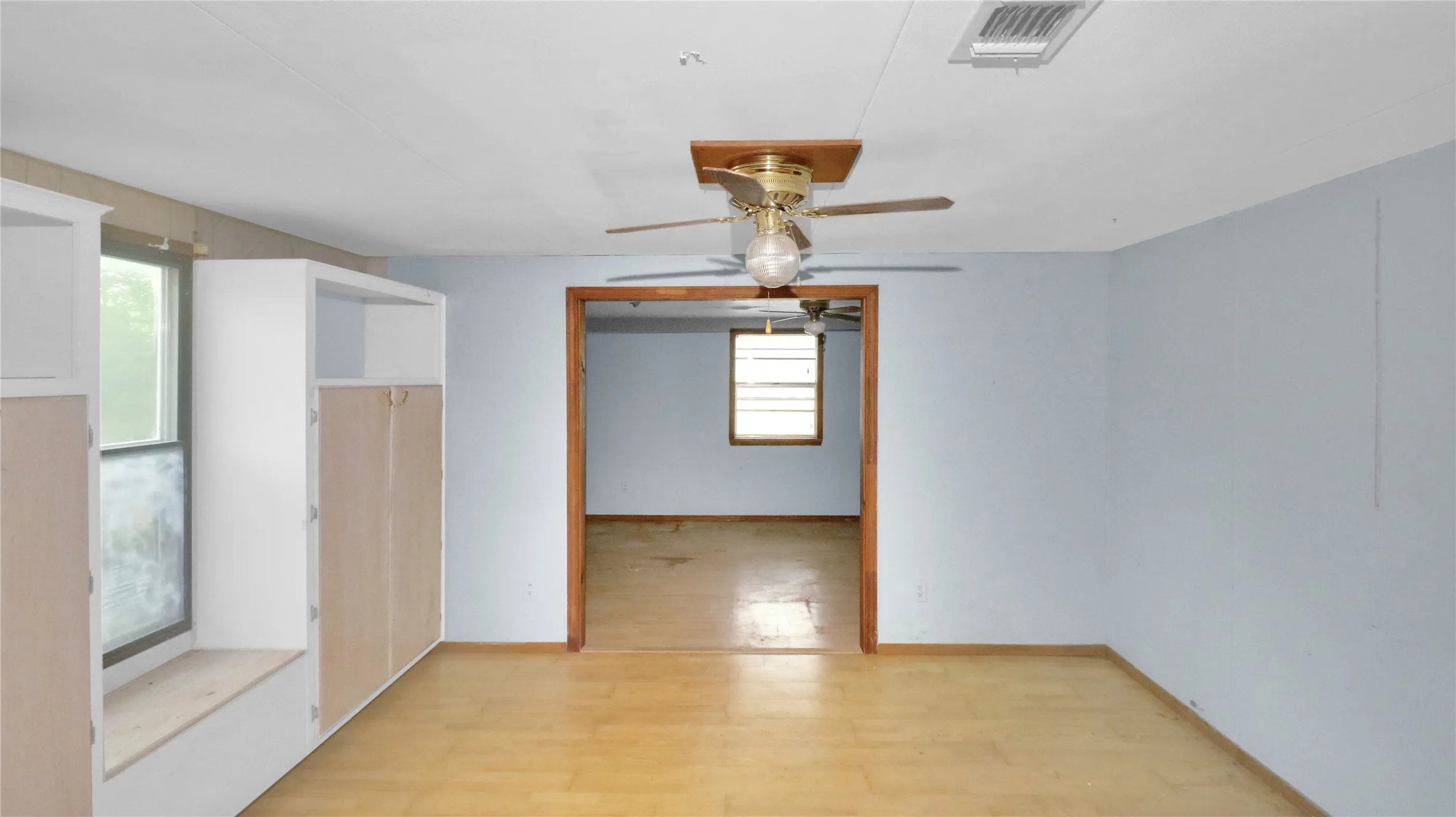 Mobile Home For Sale in Montague County , 306 Denver Road, Sunset, Texas 76270, 3 Bedroom, 2 Bathroom, Garage spaces, 2,632 Sqft, built in 1961, Price $99,900, mls#21278845, Real Estate Agent in Sunset, Homes For Sale in Montague county, Homes For Sale in Sunset, Realtor in Sunset Texas, Real Estate Brokerage Independent Realty Texas, Luminita Cordes Realtor
