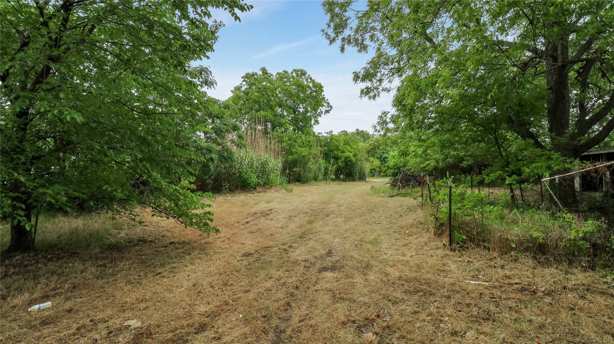 Mobile Home For Sale in Montague County , 306 Denver Road, Sunset, Texas 76270, 3 Bedroom, 2 Bathroom, Garage spaces, 2,632 Sqft, built in 1961, Price $99,900, mls#21278845, Real Estate Agent in Sunset, Homes For Sale in Montague county, Homes For Sale in Sunset, Realtor in Sunset Texas, Real Estate Brokerage Independent Realty Texas, Luminita Cordes Realtor