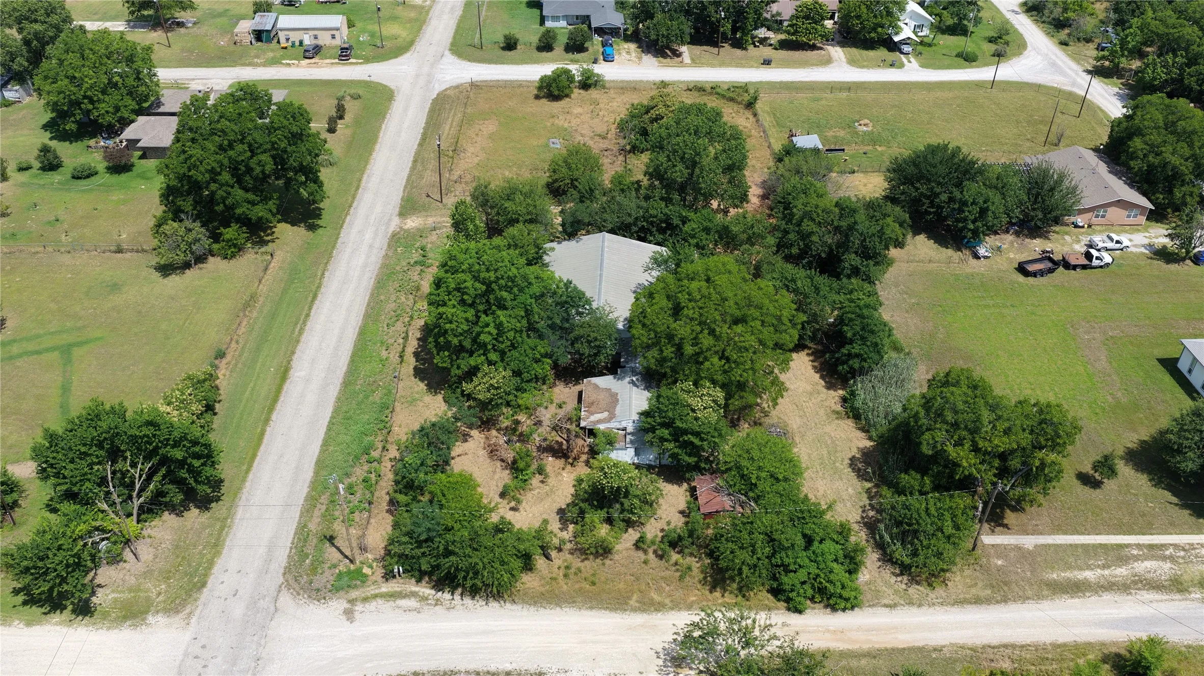 Mobile Home For Sale in Montague County , 306 Denver Road, Sunset, Texas 76270, 3 Bedroom, 2 Bathroom, Garage spaces, 2,632 Sqft, built in 1961, Price $99,900, mls#21278845, Real Estate Agent in Sunset, Homes For Sale in Montague county, Homes For Sale in Sunset, Realtor in Sunset Texas, Real Estate Brokerage Independent Realty Texas, Luminita Cordes Realtor