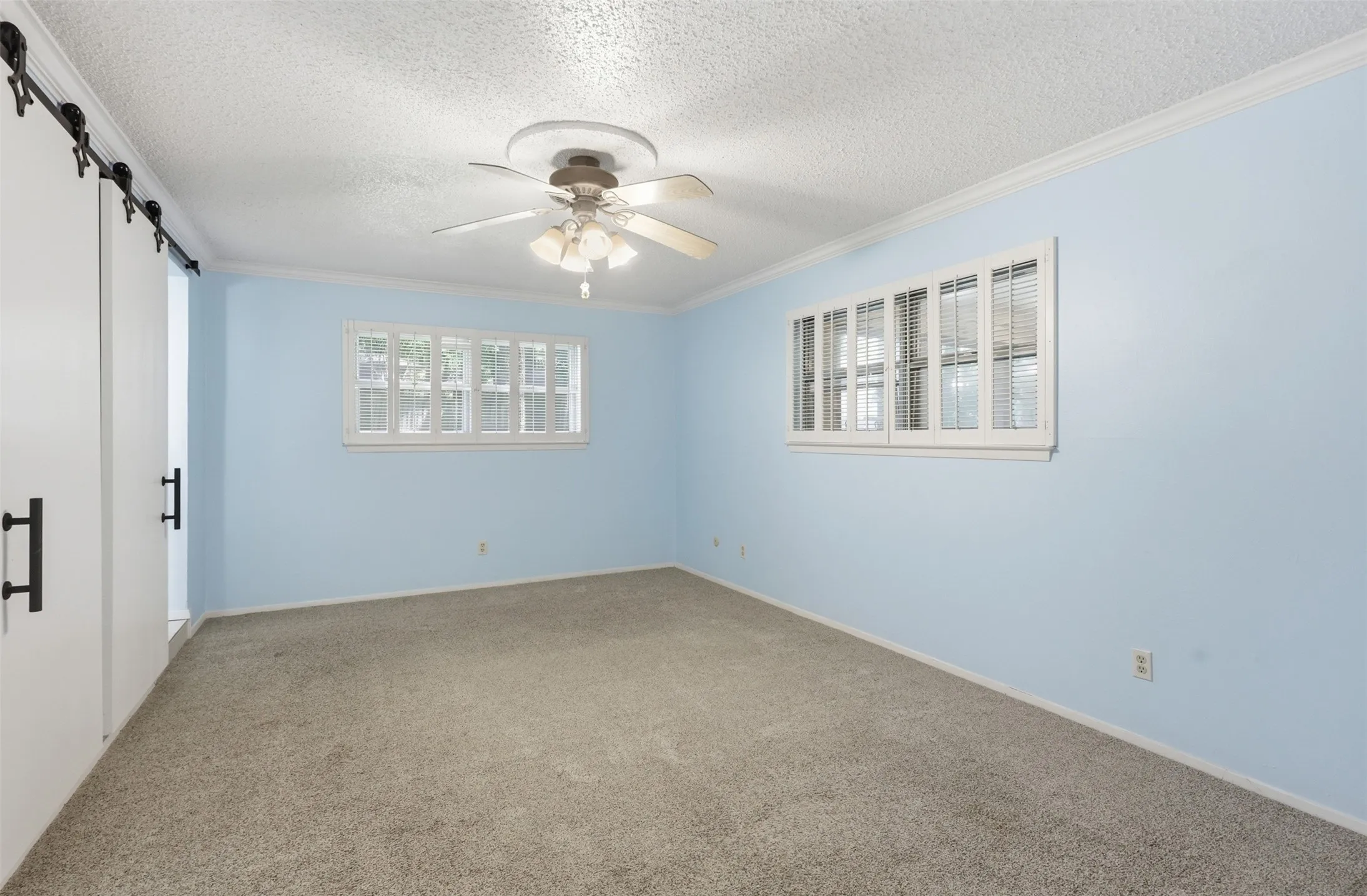 Single Family Residence For Sale in Tarrant County , 2108 Edgewood Court, Arlington, Texas 76013, 4 Bedroom, 3 Bathroom, 2 Garage spaces, 2,506 Sqft, built in 1973, mls#21261092, Real Estate Agent in Arlington, Homes For Sale in Tarrant county, Homes For Sale in Arlington, Realtor in Arlington Texas, Real Estate Brokerage Independent Realty Texas, Luminita Cordes Realtor