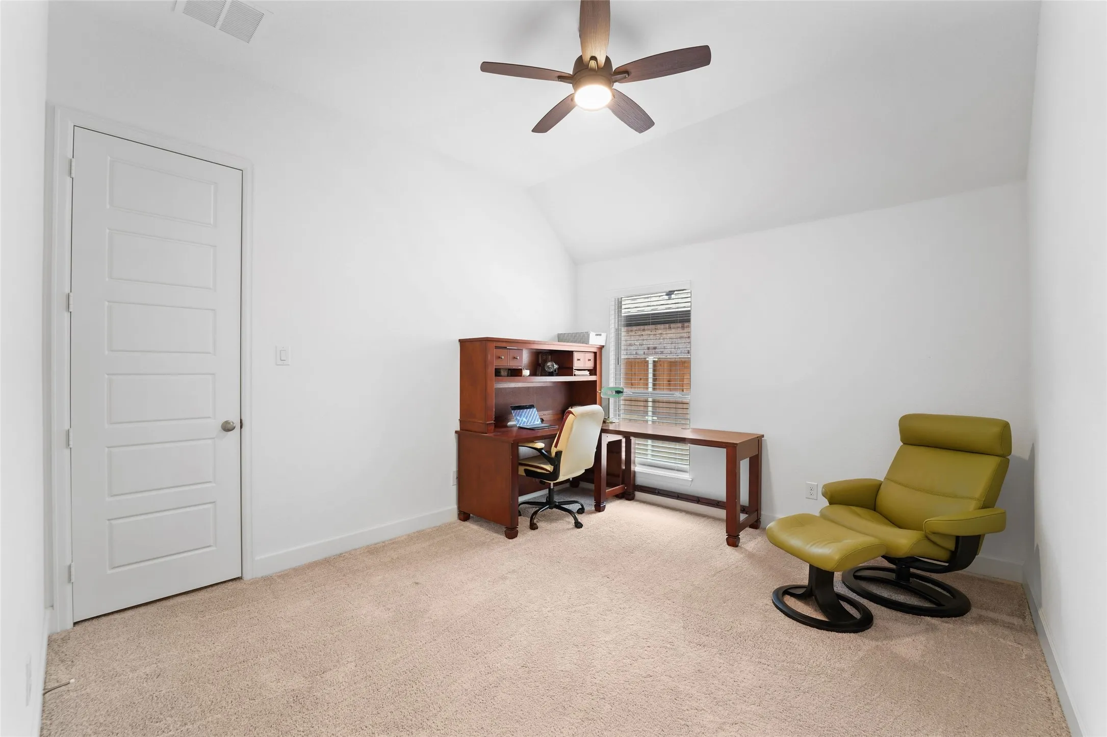 Single Family Residence For Sale in Kaufman County , 1304 Buttermere Street, Forney, Texas 75126, 4 Bedroom, 4 Bathroom, 3 Garage spaces, 2,692 Sqft, built in 2021, mls#21278882, Real Estate Agent in Forney, Homes For Sale in Kaufman county, Homes For Sale in Forney, Realtor in Forney Texas, Real Estate Brokerage Independent Realty Texas, Luminita Cordes Realtor