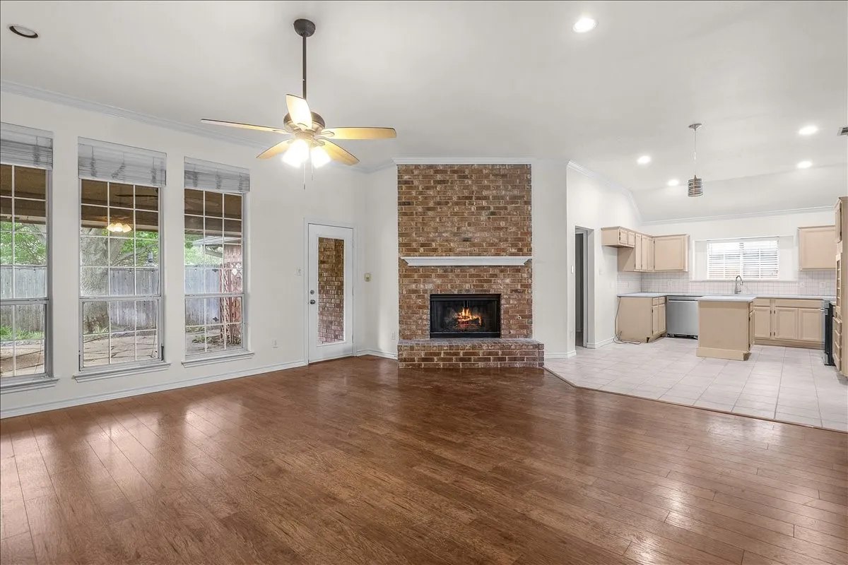 Single Family Residence For Sale in Dallas County , 3314 Suzanne Drive, Rowlett, Texas 75088, 4 Bedroom, 3 Bathroom, 2 Garage spaces, 2,281 Sqft, built in 1991, mls#21278812, Real Estate Agent in Rowlett, Homes For Sale in Dallas county, Homes For Sale in Rowlett, Realtor in Rowlett Texas, Real Estate Brokerage Independent Realty Texas, Luminita Cordes Realtor