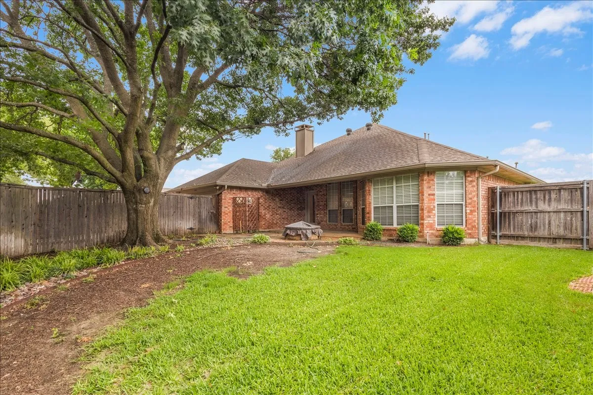 Single Family Residence For Sale in Dallas County , 3314 Suzanne Drive, Rowlett, Texas 75088, 4 Bedroom, 3 Bathroom, 2 Garage spaces, 2,281 Sqft, built in 1991, mls#21278812, Real Estate Agent in Rowlett, Homes For Sale in Dallas county, Homes For Sale in Rowlett, Realtor in Rowlett Texas, Real Estate Brokerage Independent Realty Texas, Luminita Cordes Realtor