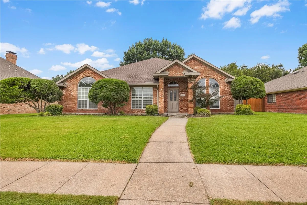 Single Family Residence For Sale in Dallas County , 3314 Suzanne Drive, Rowlett, Texas 75088, 4 Bedroom, 3 Bathroom, 2 Garage spaces, 2,281 Sqft, built in 1991, mls#21278812, Real Estate Agent in Rowlett, Homes For Sale in Dallas county, Homes For Sale in Rowlett, Realtor in Rowlett Texas, Real Estate Brokerage Independent Realty Texas, Luminita Cordes Realtor
