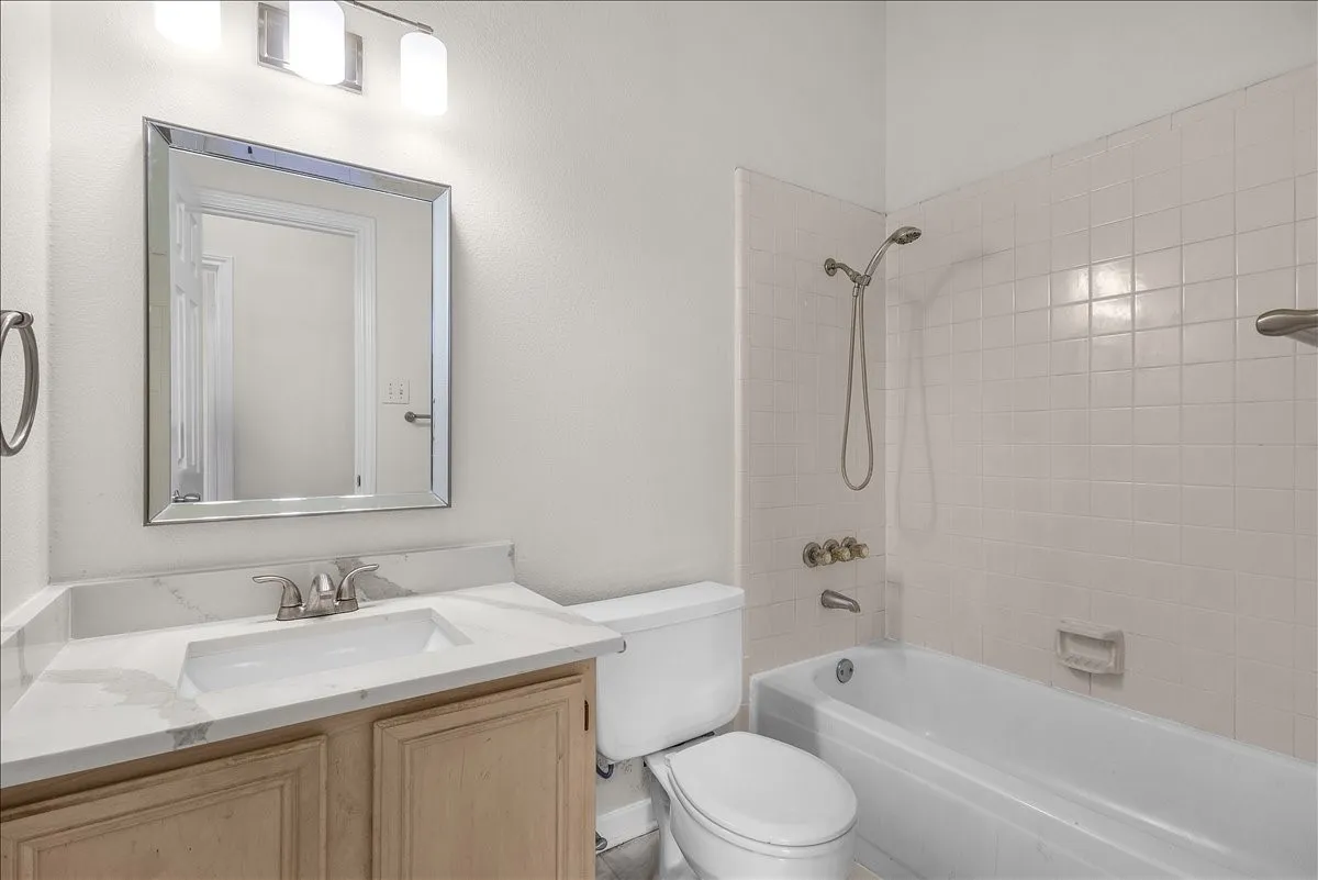 Single Family Residence For Sale in Dallas County , 3314 Suzanne Drive, Rowlett, Texas 75088, 4 Bedroom, 3 Bathroom, 2 Garage spaces, 2,281 Sqft, built in 1991, mls#21278812, Real Estate Agent in Rowlett, Homes For Sale in Dallas county, Homes For Sale in Rowlett, Realtor in Rowlett Texas, Real Estate Brokerage Independent Realty Texas, Luminita Cordes Realtor