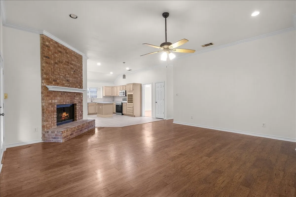 Single Family Residence For Sale in Dallas County , 3314 Suzanne Drive, Rowlett, Texas 75088, 4 Bedroom, 3 Bathroom, 2 Garage spaces, 2,281 Sqft, built in 1991, mls#21278812, Real Estate Agent in Rowlett, Homes For Sale in Dallas county, Homes For Sale in Rowlett, Realtor in Rowlett Texas, Real Estate Brokerage Independent Realty Texas, Luminita Cordes Realtor