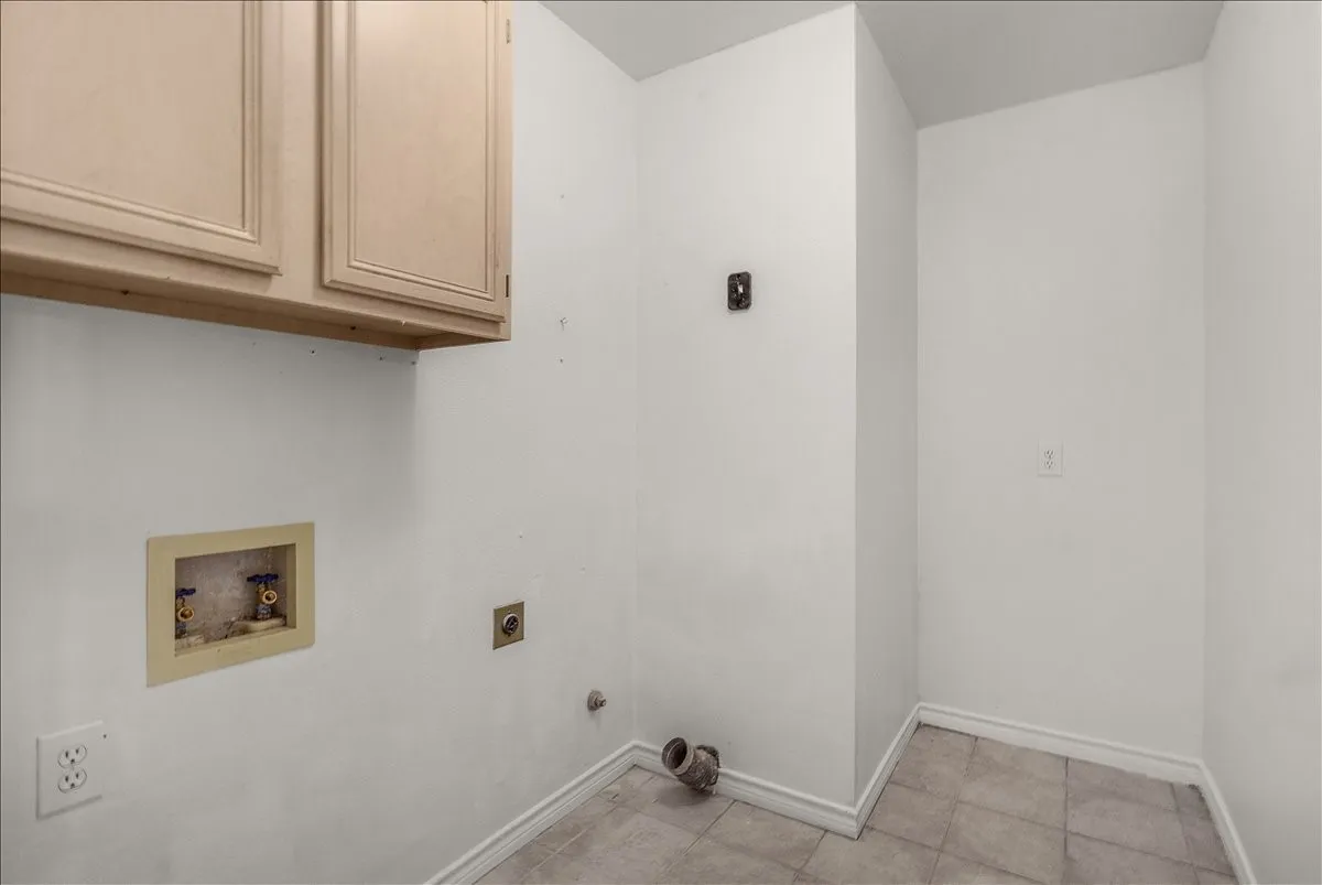 Single Family Residence For Sale in Dallas County , 3314 Suzanne Drive, Rowlett, Texas 75088, 4 Bedroom, 3 Bathroom, 2 Garage spaces, 2,281 Sqft, built in 1991, mls#21278812, Real Estate Agent in Rowlett, Homes For Sale in Dallas county, Homes For Sale in Rowlett, Realtor in Rowlett Texas, Real Estate Brokerage Independent Realty Texas, Luminita Cordes Realtor
