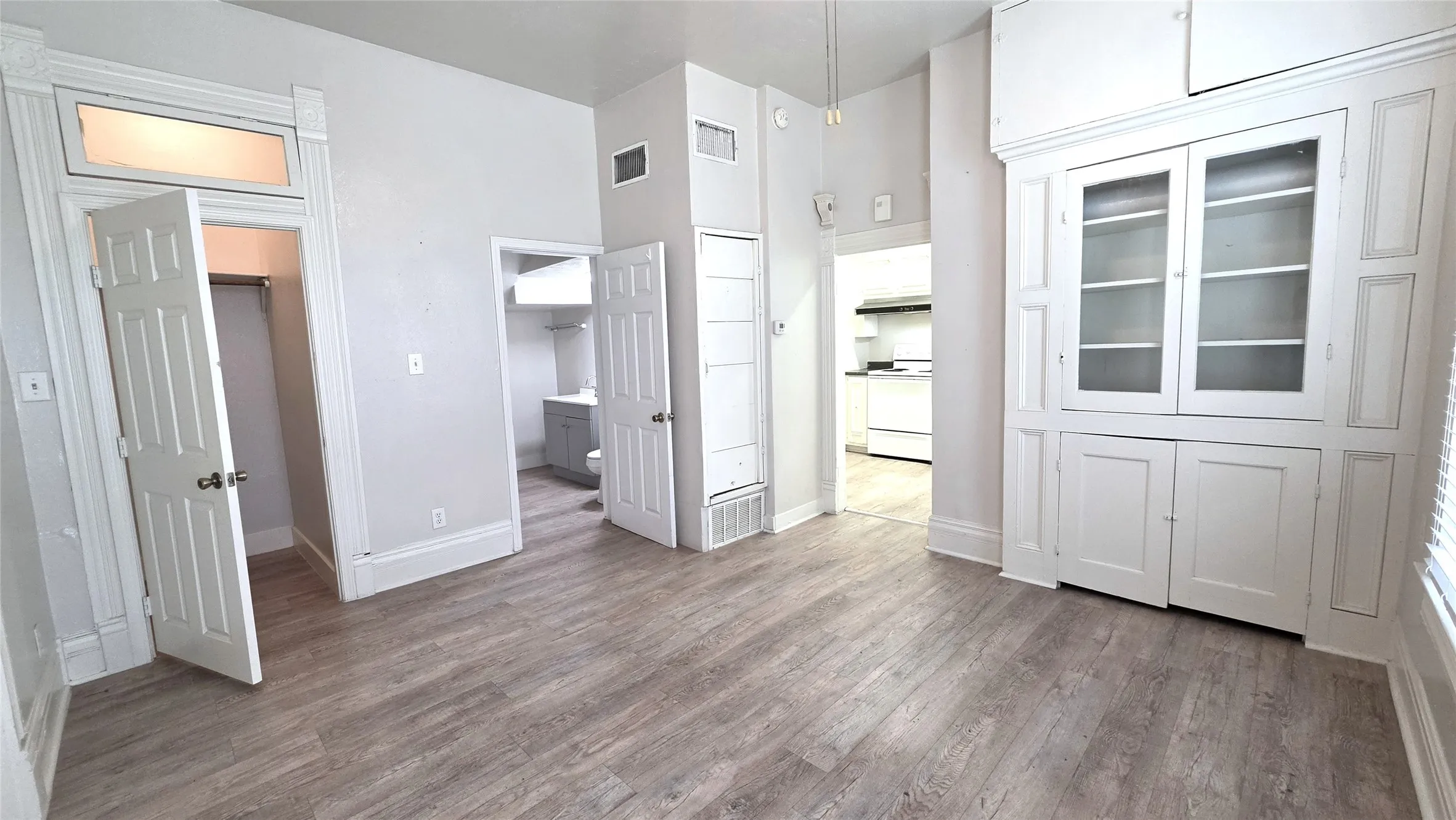 Triplex For Rent in Denton County , 145 N Kealy Street 2, Lewisville, Texas 75057, 1 Bedroom, 1 Bathroom, Garage spaces, 700 Sqft, built in 1905, Price $1,450, mls#21278902, Real Estate Agent in Lewisville, Homes For Rent in Denton county, Homes For Rent in Lewisville, Realtor in Lewisville Texas, Real Estate Brokerage Independent Realty Texas, Luminita Cordes Realtor