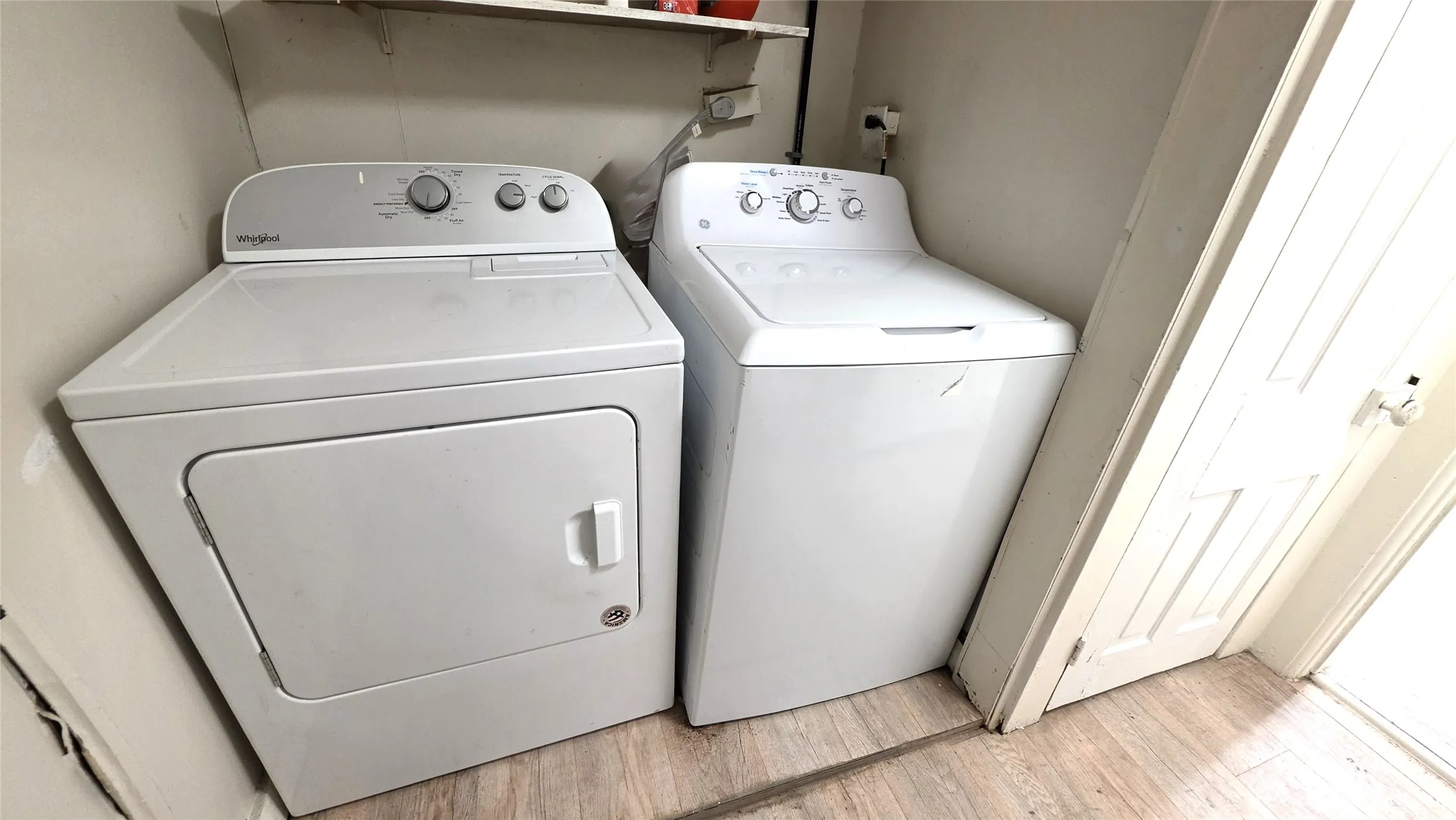 Triplex For Rent in Denton County , 145 N Kealy Street 2, Lewisville, Texas 75057, 1 Bedroom, 1 Bathroom, Garage spaces, 700 Sqft, built in 1905, Price $1,450, mls#21278902, Real Estate Agent in Lewisville, Homes For Rent in Denton county, Homes For Rent in Lewisville, Realtor in Lewisville Texas, Real Estate Brokerage Independent Realty Texas, Luminita Cordes Realtor
