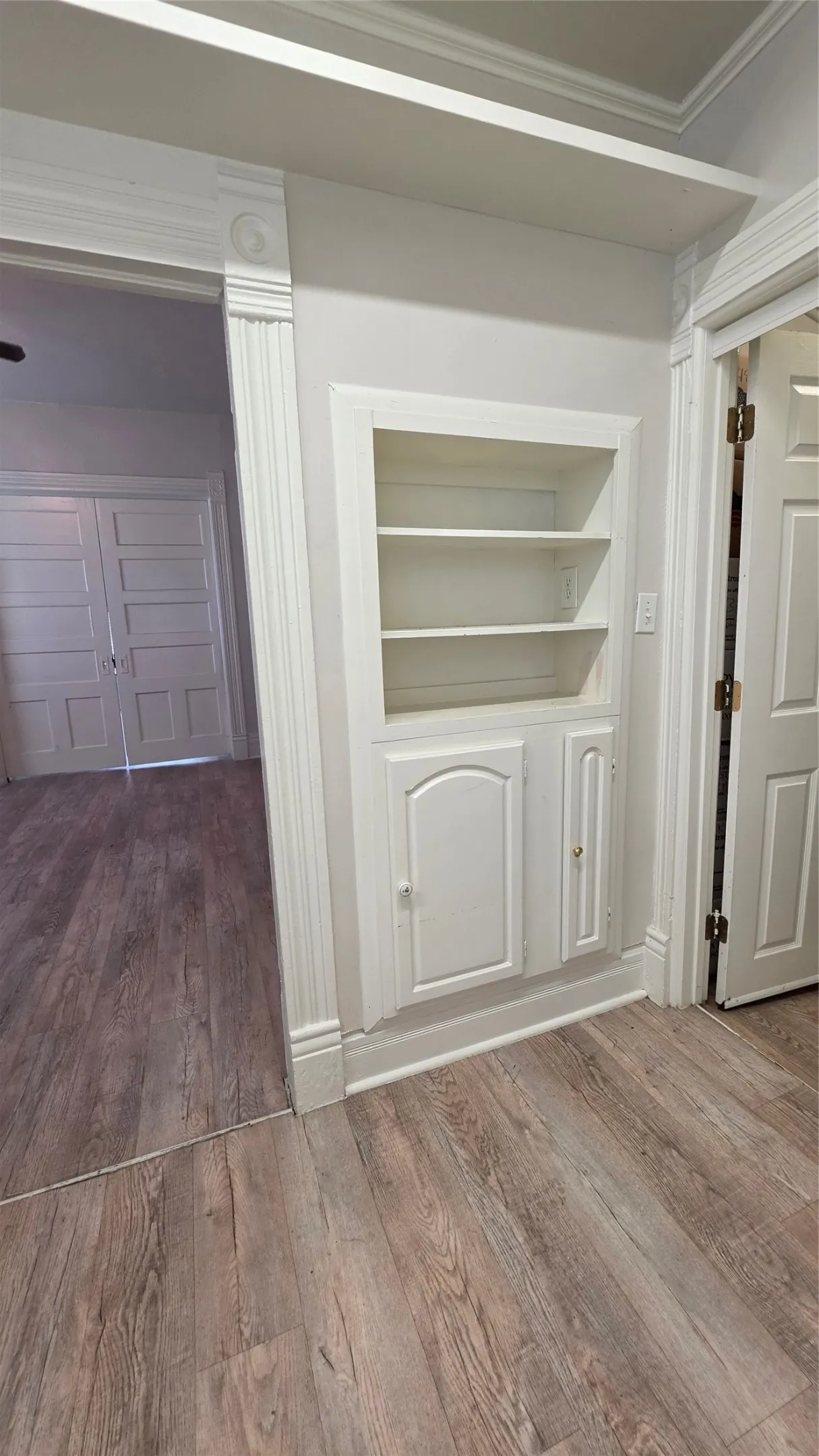 Triplex For Rent in Denton County , 145 N Kealy Street 2, Lewisville, Texas 75057, 1 Bedroom, 1 Bathroom, Garage spaces, 700 Sqft, built in 1905, Price $1,450, mls#21278902, Real Estate Agent in Lewisville, Homes For Rent in Denton county, Homes For Rent in Lewisville, Realtor in Lewisville Texas, Real Estate Brokerage Independent Realty Texas, Luminita Cordes Realtor
