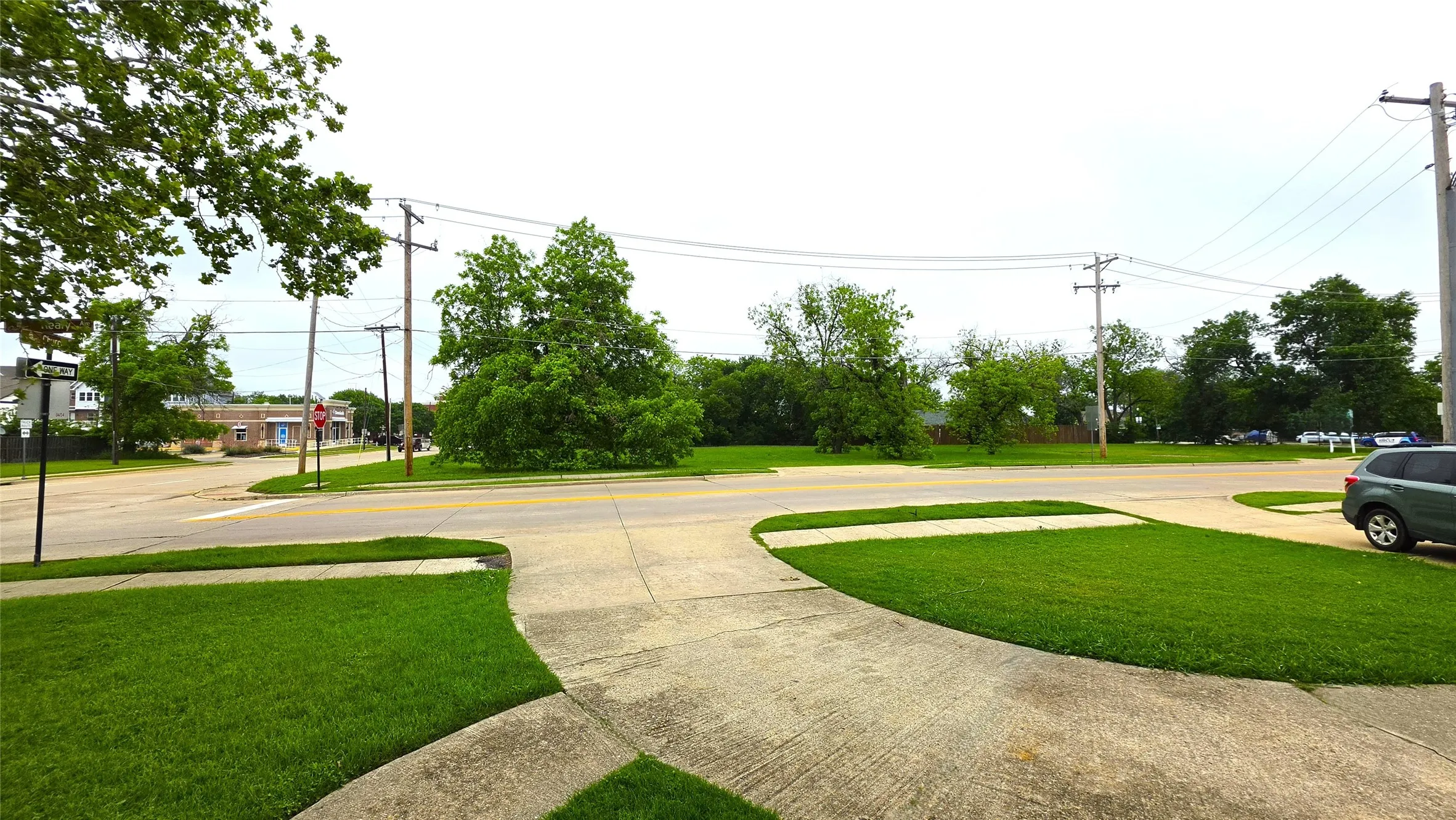Triplex For Rent in Denton County , 145 N Kealy Street 2, Lewisville, Texas 75057, 1 Bedroom, 1 Bathroom, Garage spaces, 700 Sqft, built in 1905, Price $1,450, mls#21278902, Real Estate Agent in Lewisville, Homes For Rent in Denton county, Homes For Rent in Lewisville, Realtor in Lewisville Texas, Real Estate Brokerage Independent Realty Texas, Luminita Cordes Realtor