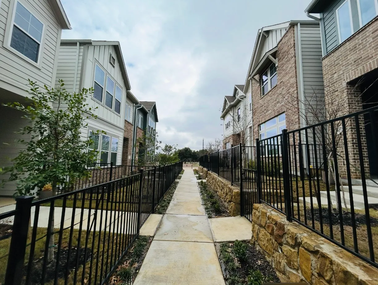 Single Family Residence For Rent in Tarrant County , 530 Mission Trail B3B, Arlington, Texas 76010, 2 Bedroom, 3 Bathroom, 2 Garage spaces, 1,900 Sqft, built in 2023, mls#21278909, Real Estate Agent in Arlington, Homes For Rent in Tarrant county, Homes For Rent in Arlington, Realtor in Arlington Texas, Real Estate Brokerage Independent Realty Texas, Luminita Cordes Realtor