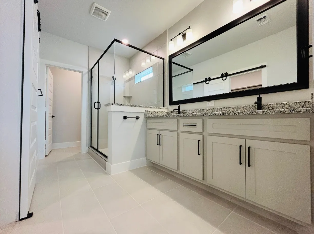 Single Family Residence For Rent in Tarrant County , 530 Mission Trail B3B, Arlington, Texas 76010, 2 Bedroom, 3 Bathroom, 2 Garage spaces, 1,900 Sqft, built in 2023, mls#21278909, Real Estate Agent in Arlington, Homes For Rent in Tarrant county, Homes For Rent in Arlington, Realtor in Arlington Texas, Real Estate Brokerage Independent Realty Texas, Luminita Cordes Realtor