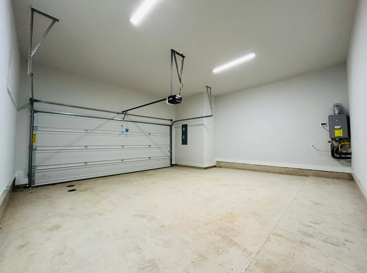 Single Family Residence For Rent in Tarrant County , 530 Mission Trail B3B, Arlington, Texas 76010, 2 Bedroom, 3 Bathroom, 2 Garage spaces, 1,900 Sqft, built in 2023, mls#21278909, Real Estate Agent in Arlington, Homes For Rent in Tarrant county, Homes For Rent in Arlington, Realtor in Arlington Texas, Real Estate Brokerage Independent Realty Texas, Luminita Cordes Realtor