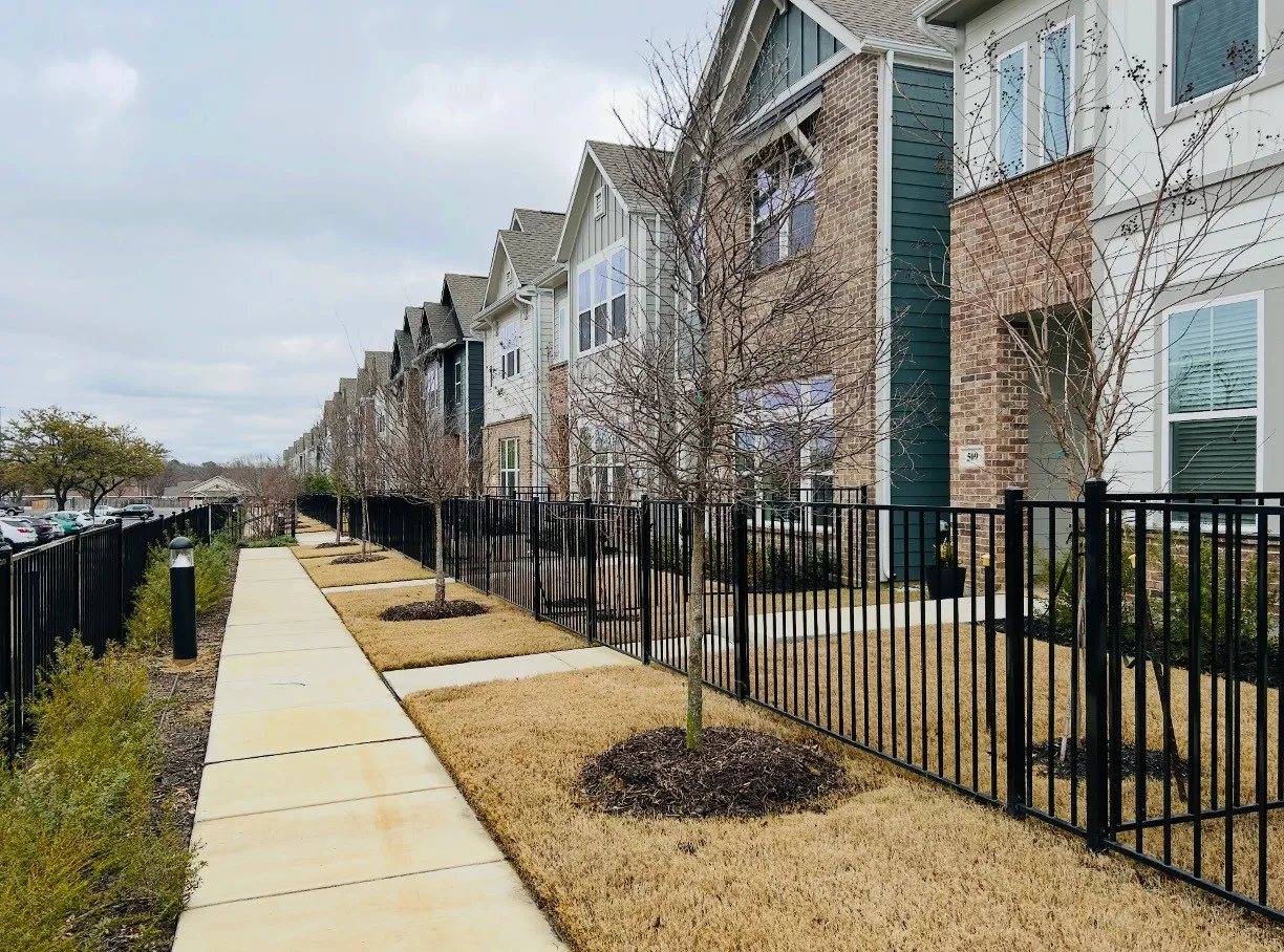 Single Family Residence For Rent in Tarrant County , 530 Mission Trail B3B, Arlington, Texas 76010, 2 Bedroom, 3 Bathroom, 2 Garage spaces, 1,900 Sqft, built in 2023, mls#21278909, Real Estate Agent in Arlington, Homes For Rent in Tarrant county, Homes For Rent in Arlington, Realtor in Arlington Texas, Real Estate Brokerage Independent Realty Texas, Luminita Cordes Realtor