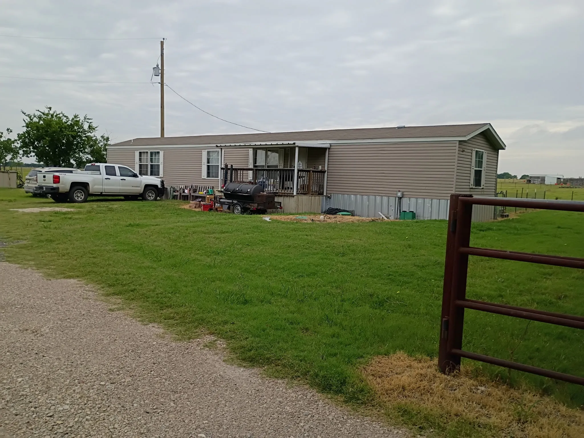 Mobile Home For Sale in Ellis County , 620 Blair Road, Waxahachie, Texas 75165, 2 Bedrooms, 1 Bathroom, Garage spaces, 1,216 Sqft, built in 2014, Price $385,000, mls#21277285, Real Estate Agent in Waxahachie, Homes For Sale in Ellis county, Homes For Sale in Waxahachie, Realtor in Waxahachie Texas, Real Estate Brokerage Independent Realty Texas, Luminita Cordes Realtor