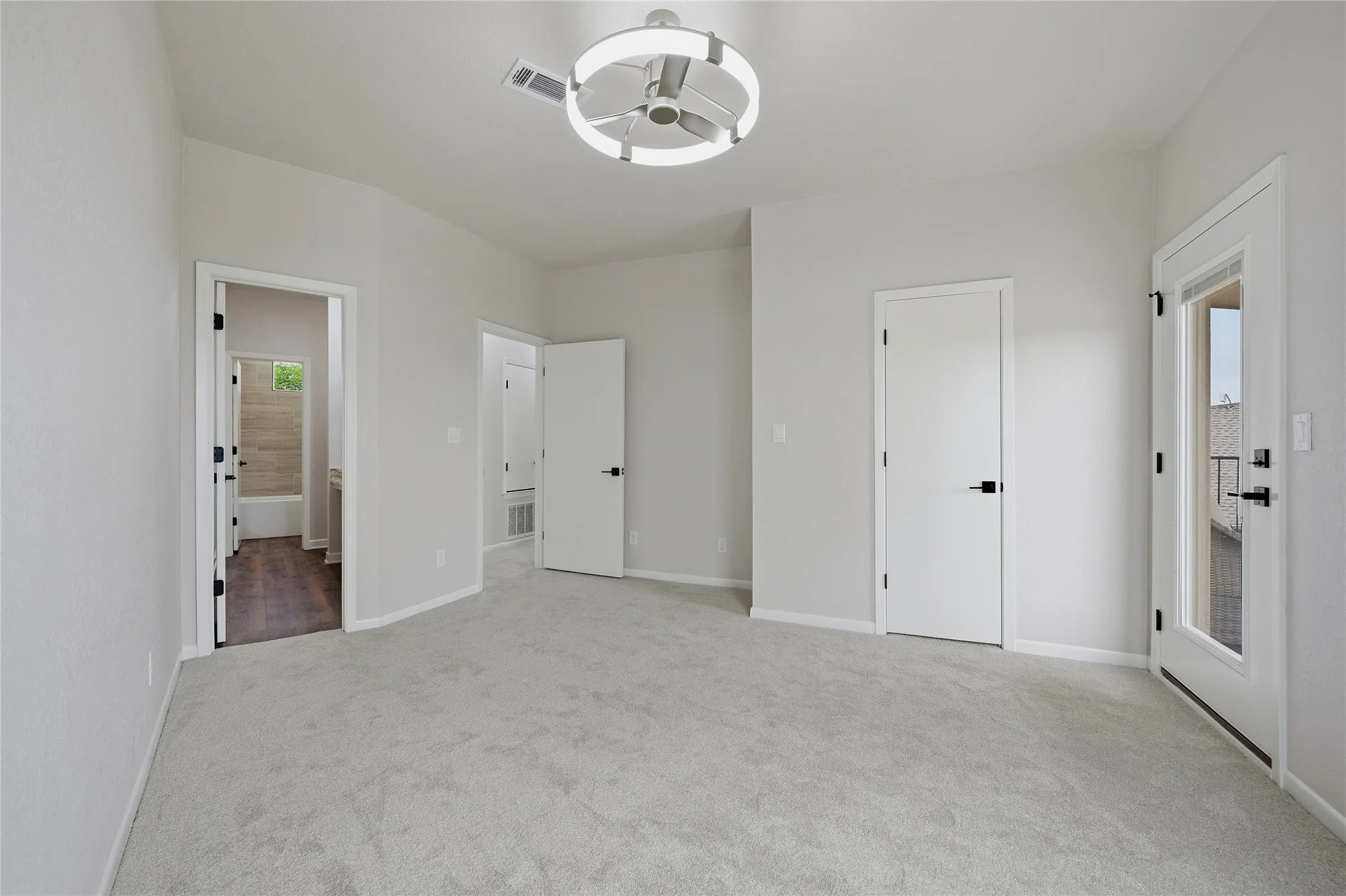 Single Family Residence For Sale in Grayson County , 125 Greenway Bend, Pottsboro, Texas 75076, 3 Bedroom, 4 Bathroom, 2 Garage spaces, 2,554 Sqft, built in 1986, mls#21272408, Real Estate Agent in Pottsboro, Homes For Sale in Grayson county, Homes For Sale in Pottsboro, Realtor in Pottsboro Texas, Real Estate Brokerage Independent Realty Texas, Luminita Cordes Realtor