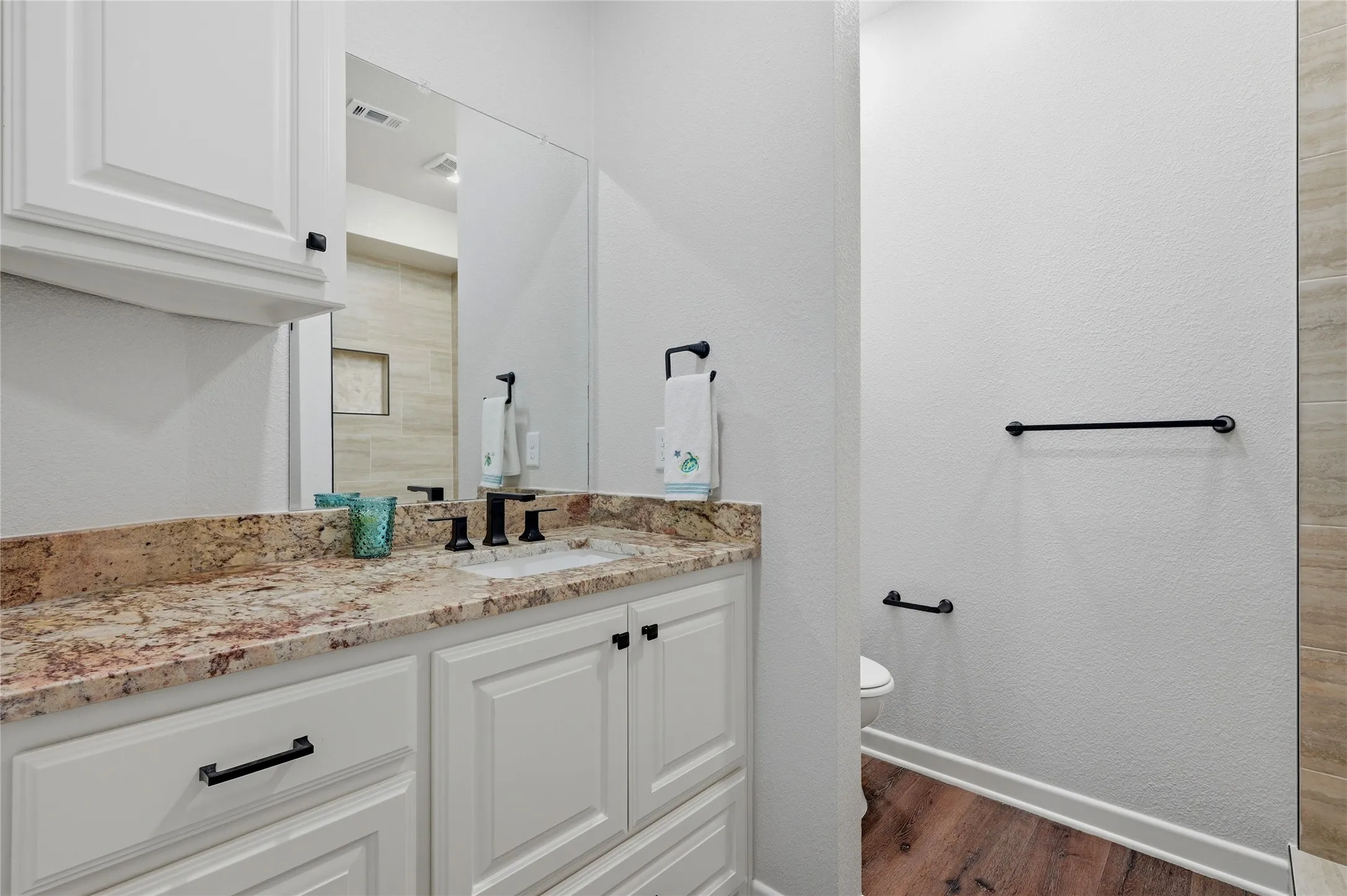 Single Family Residence For Sale in Grayson County , 125 Greenway Bend, Pottsboro, Texas 75076, 3 Bedroom, 4 Bathroom, 2 Garage spaces, 2,554 Sqft, built in 1986, mls#21272408, Real Estate Agent in Pottsboro, Homes For Sale in Grayson county, Homes For Sale in Pottsboro, Realtor in Pottsboro Texas, Real Estate Brokerage Independent Realty Texas, Luminita Cordes Realtor