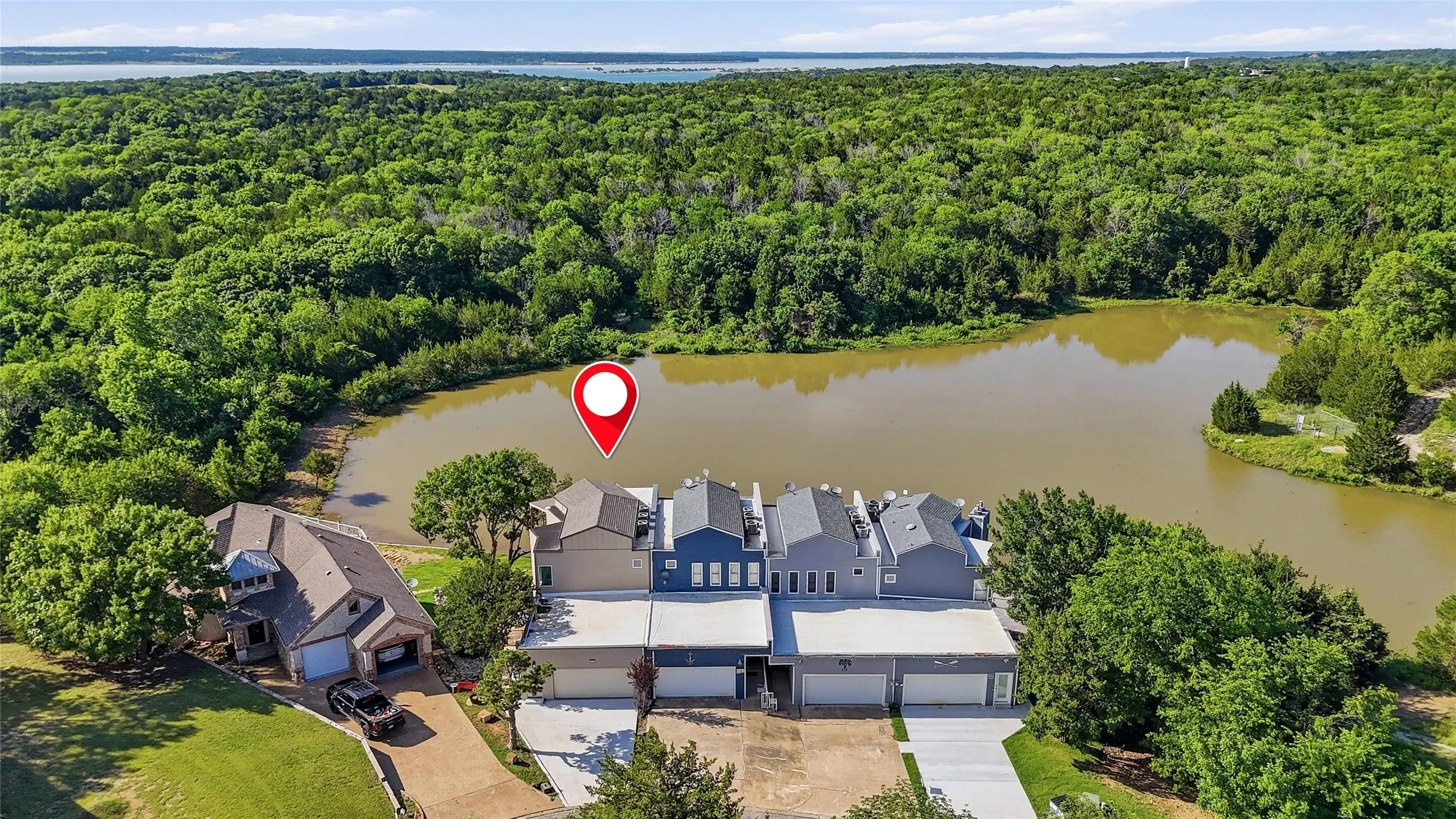 Single Family Residence For Sale in Grayson County , 125 Greenway Bend, Pottsboro, Texas 75076, 3 Bedroom, 4 Bathroom, 2 Garage spaces, 2,554 Sqft, built in 1986, mls#21272408, Real Estate Agent in Pottsboro, Homes For Sale in Grayson county, Homes For Sale in Pottsboro, Realtor in Pottsboro Texas, Real Estate Brokerage Independent Realty Texas, Luminita Cordes Realtor