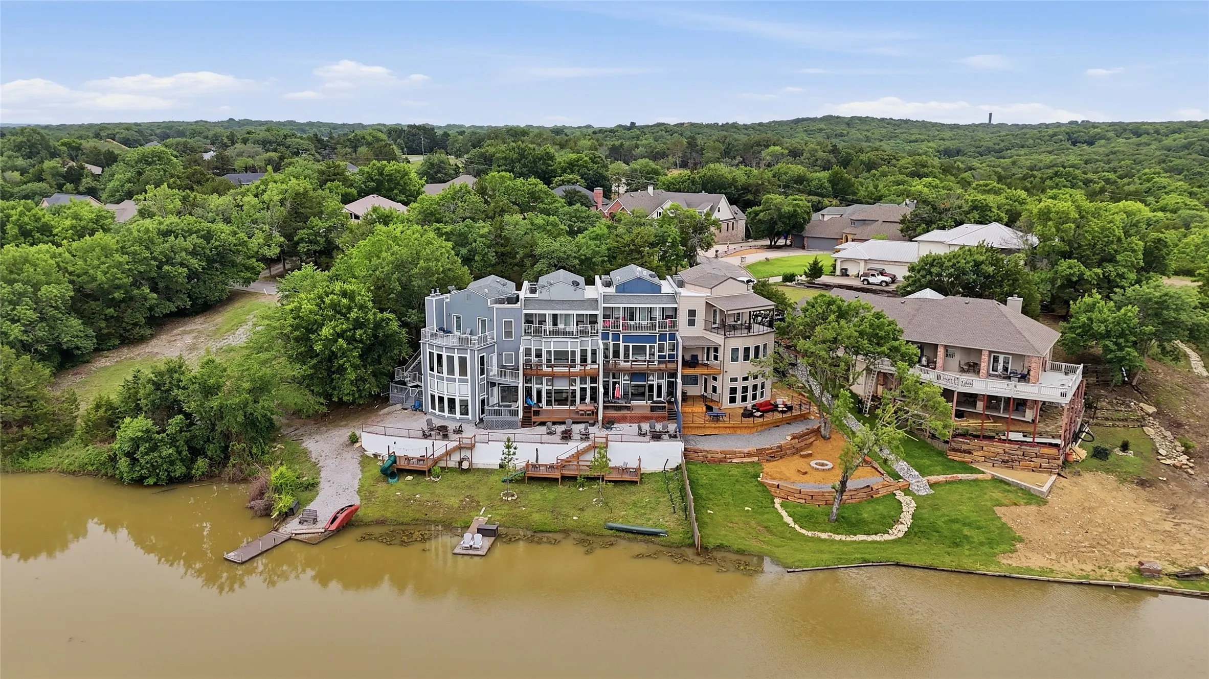Single Family Residence For Sale in Grayson County , 125 Greenway Bend, Pottsboro, Texas 75076, 3 Bedroom, 4 Bathroom, 2 Garage spaces, 2,554 Sqft, built in 1986, mls#21272408, Real Estate Agent in Pottsboro, Homes For Sale in Grayson county, Homes For Sale in Pottsboro, Realtor in Pottsboro Texas, Real Estate Brokerage Independent Realty Texas, Luminita Cordes Realtor