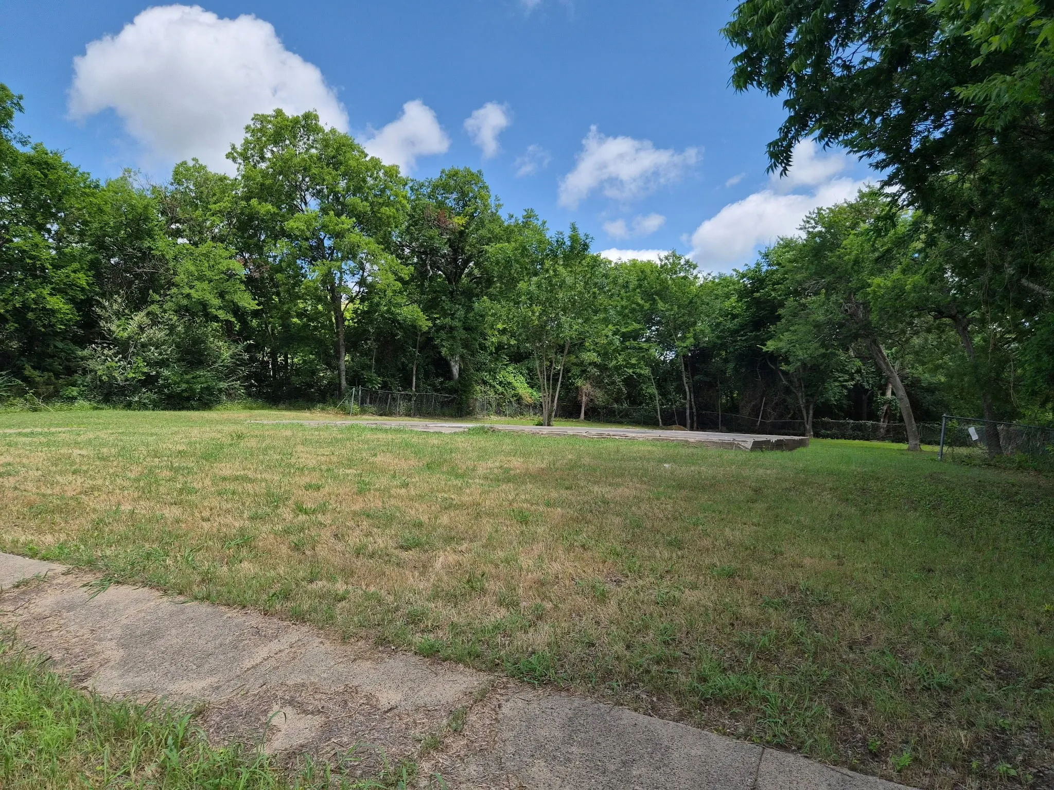 Improved Land For Sale in Hunt County , 2214 Marshall Street, Greenville, Texas 75401, 0, 0, Garage spaces, 0 Sqft, built in 2023, Price $55,000, mls#21278387, Real Estate Agent in Greenville, Homes For Sale in Hunt county, Homes For Sale in Greenville, Realtor in Greenville Texas, Real Estate Brokerage Independent Realty Texas, Luminita Cordes Realtor