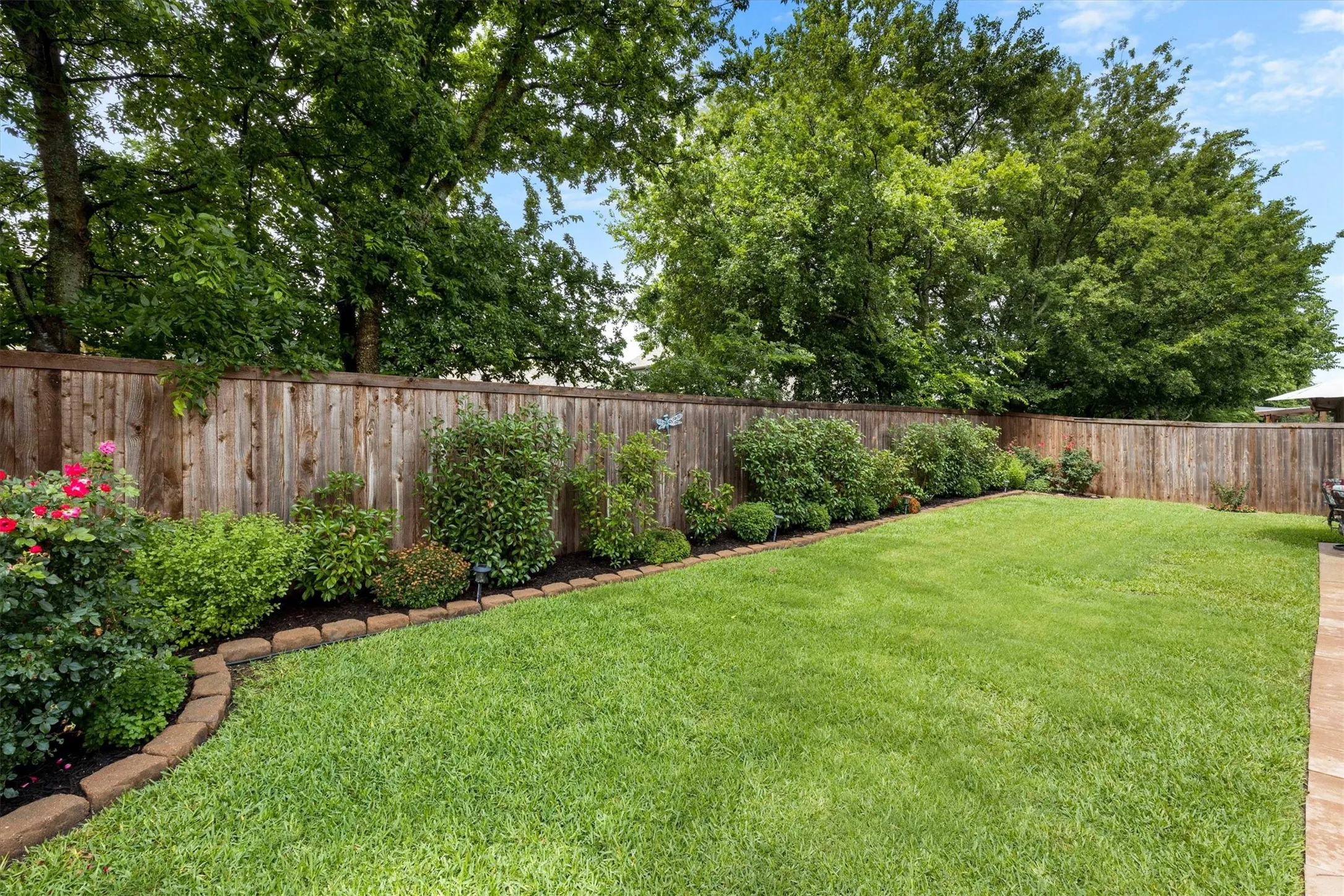 Single Family Residence For Sale in Collin County , 3609 Redwood Circle, Melissa, Texas 75454, 4 Bedrooms, 3 Bathrooms, 2 Garage spaces, 2,673 Sqft, built in 2006, Price $436,449, mls#21278399, Real Estate Agent in Melissa, Homes For Sale in Collin county, Homes For Sale in Melissa, Realtor in Melissa Texas, Real Estate Brokerage Independent Realty Texas, Luminita Cordes Realtor