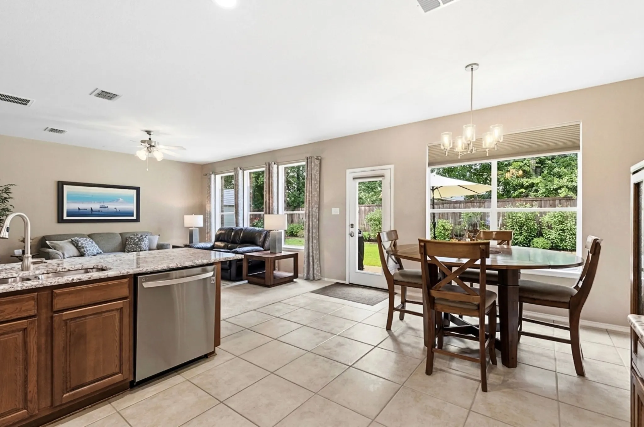 Single Family Residence For Sale in Collin County , 3609 Redwood Circle, Melissa, Texas 75454, 4 Bedrooms, 3 Bathrooms, 2 Garage spaces, 2,673 Sqft, built in 2006, Price $436,449, mls#21278399, Real Estate Agent in Melissa, Homes For Sale in Collin county, Homes For Sale in Melissa, Realtor in Melissa Texas, Real Estate Brokerage Independent Realty Texas, Luminita Cordes Realtor