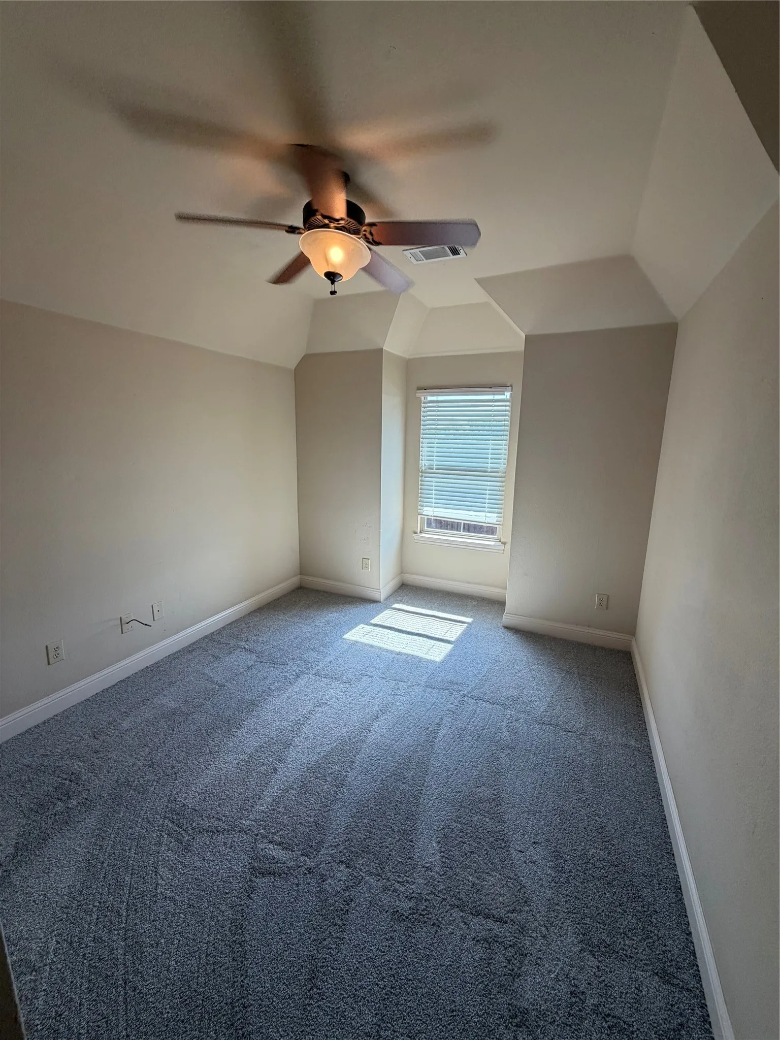 Single Family Residence For Rent in Rockwall County , 809 S Alamo Road, Rockwall, Texas 75087, 3 Bedroom, 3 Bathroom, 2 Garage spaces, 2,045 Sqft, built in 2007, mls#21278920, Real Estate Agent in Rockwall, Homes For Rent in Rockwall county, Homes For Rent in Rockwall, Realtor in Rockwall Texas, Real Estate Brokerage Independent Realty Texas, Luminita Cordes Realtor