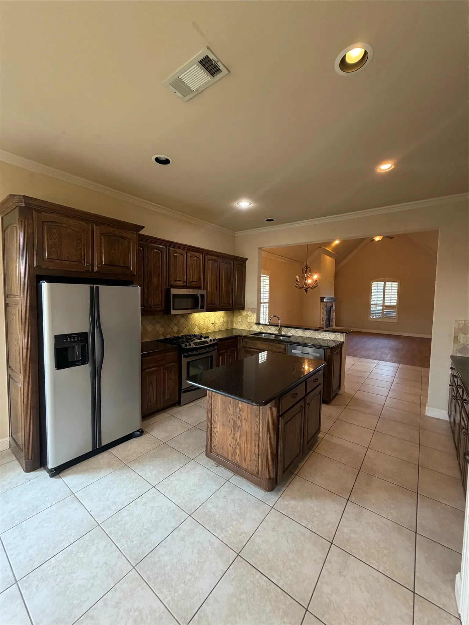 Single Family Residence For Rent in Rockwall County , 809 S Alamo Road, Rockwall, Texas 75087, 3 Bedroom, 3 Bathroom, 2 Garage spaces, 2,045 Sqft, built in 2007, mls#21278920, Real Estate Agent in Rockwall, Homes For Rent in Rockwall county, Homes For Rent in Rockwall, Realtor in Rockwall Texas, Real Estate Brokerage Independent Realty Texas, Luminita Cordes Realtor